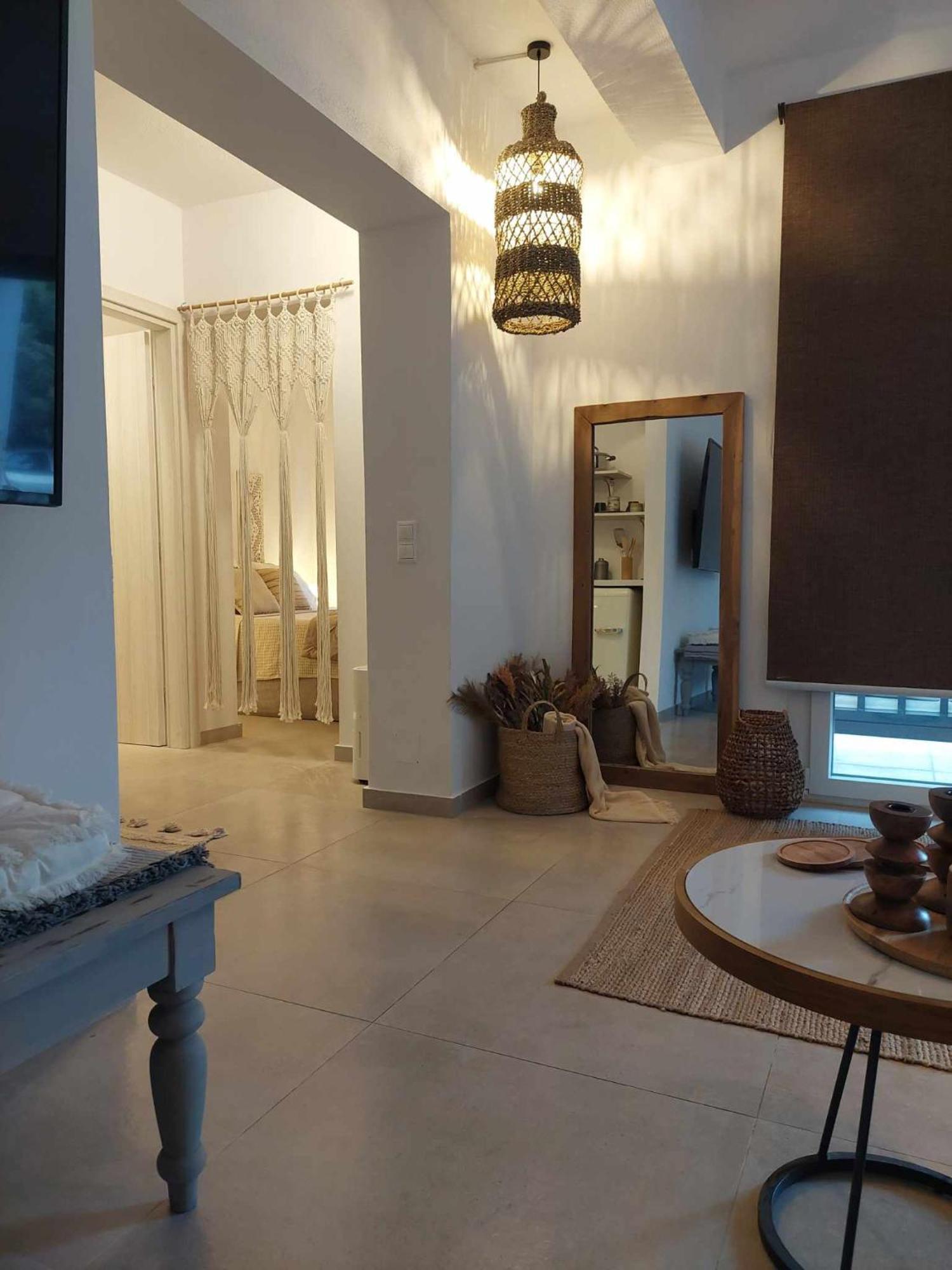 Maya Apartments, Modern And Convenient With Private Parking Apartment