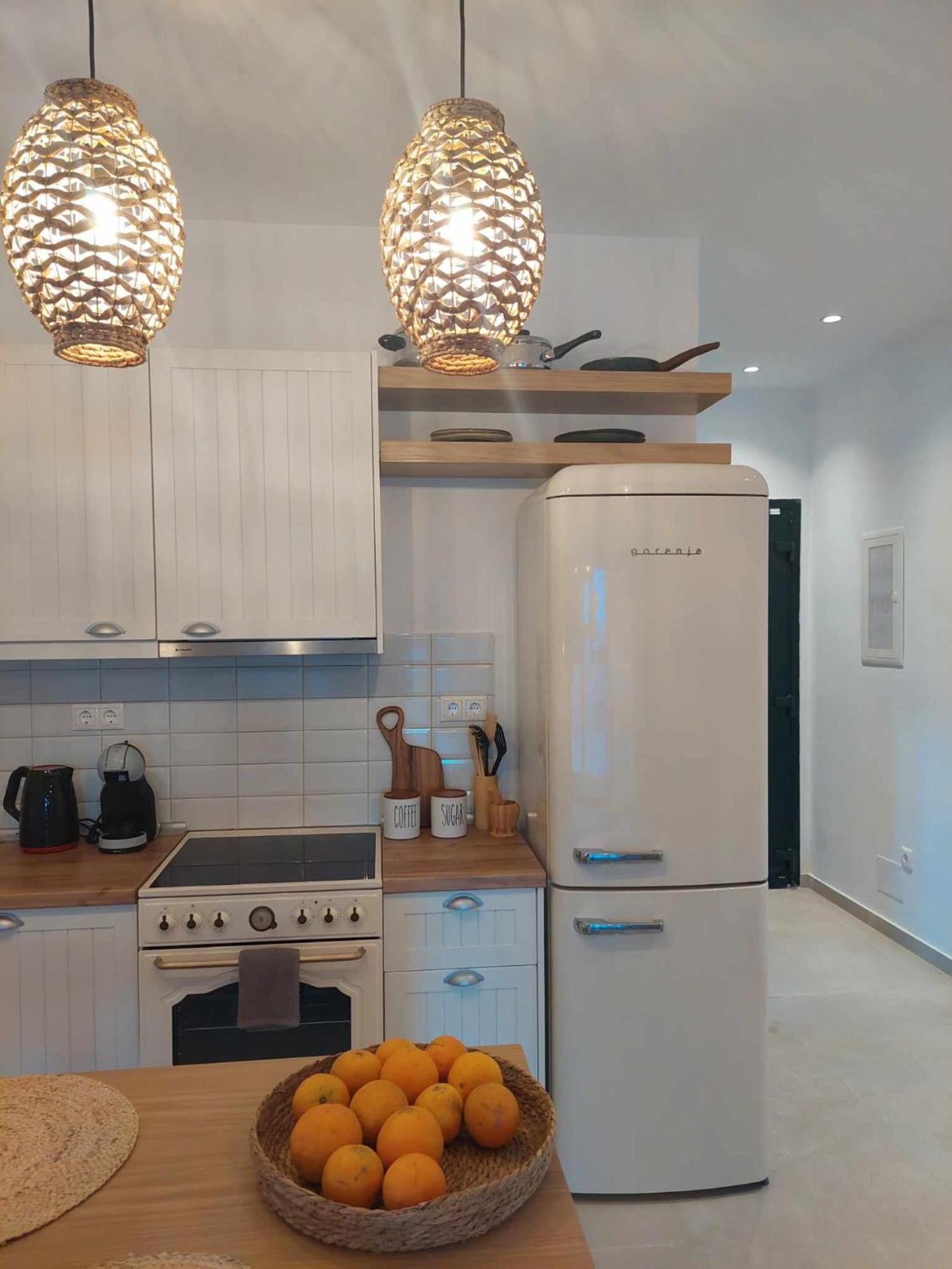 Apartment Maya Apartments, Modern And Convenient With Private Parking *