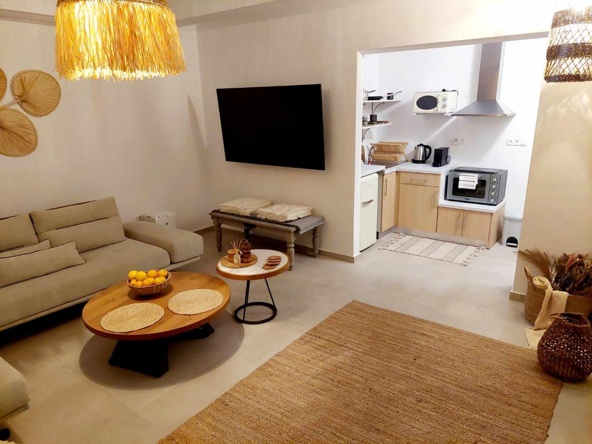Maya Apartments, Modern And Convenient With Private Parking Apartment
