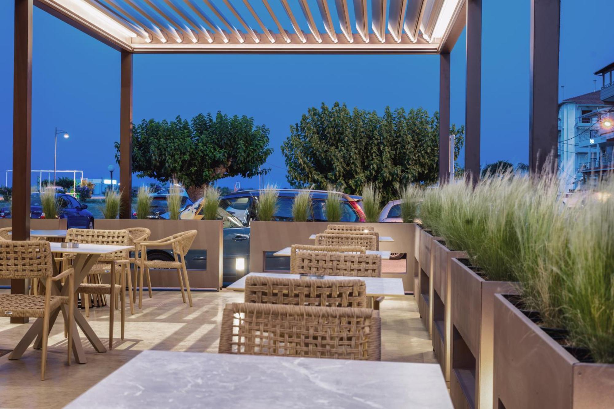 Pantheon Sea View Aparthotel Neoi Poroi