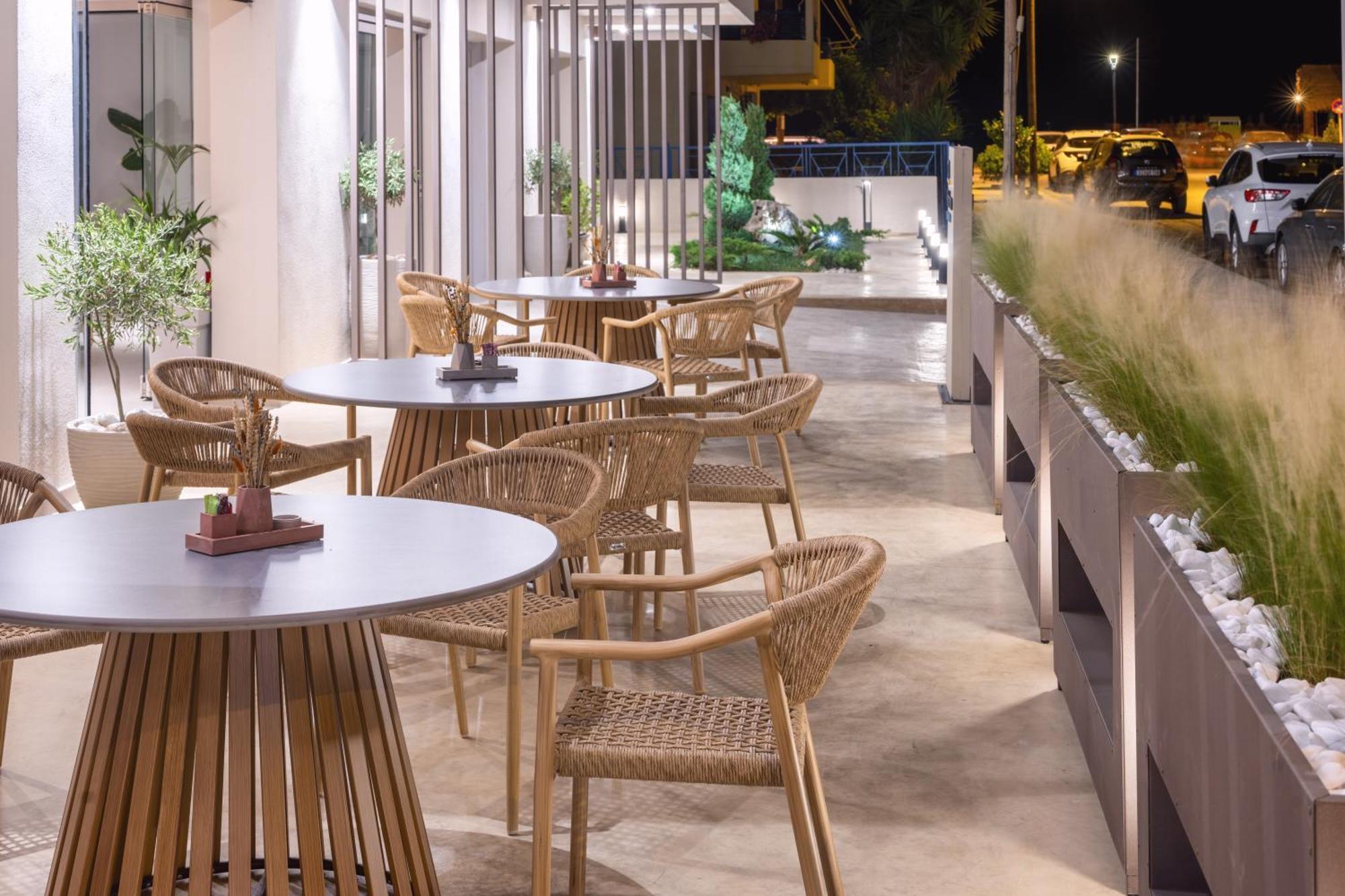 Aparthotel Pantheon Sea View Neoi Poroi