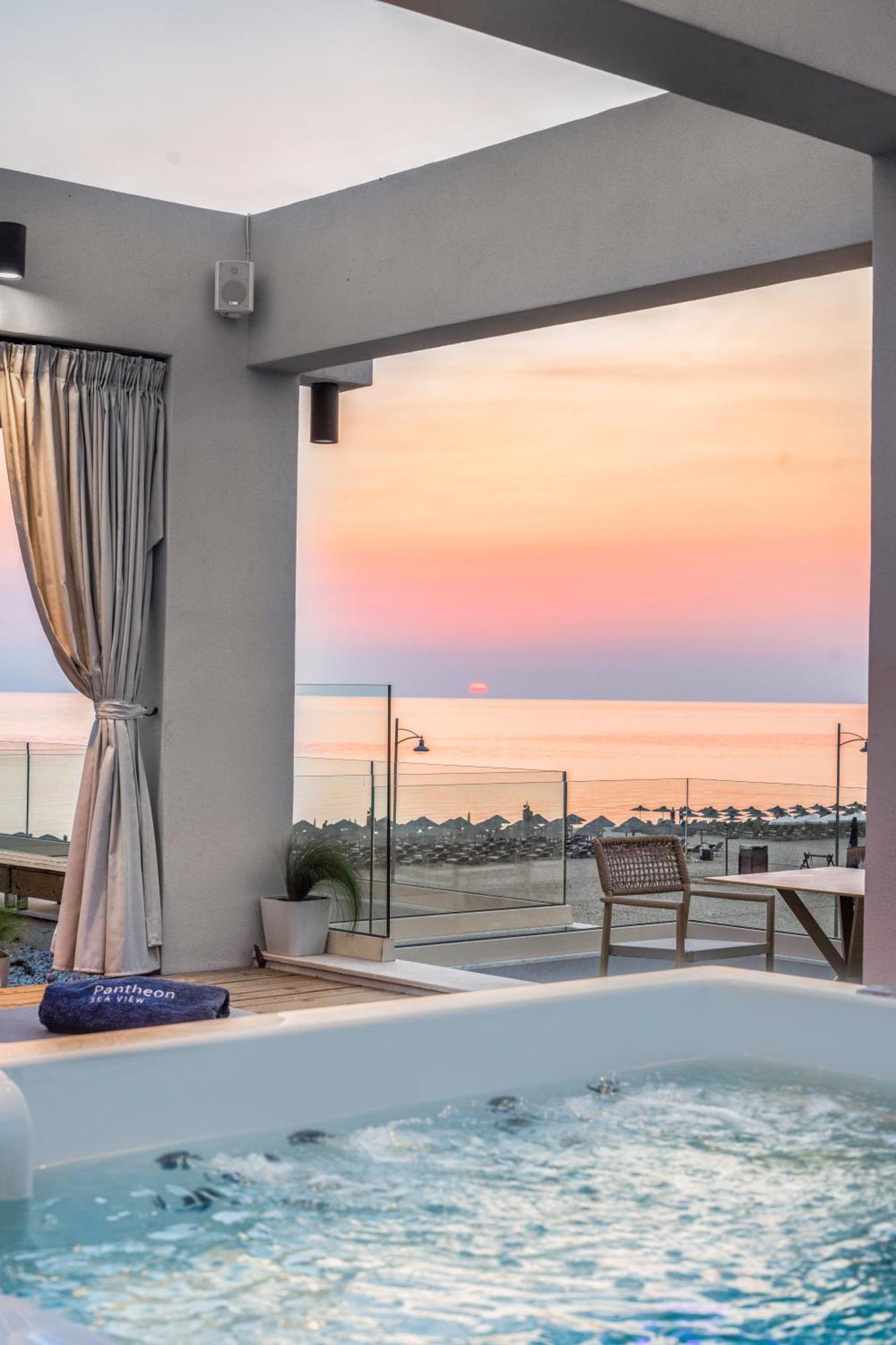 Pantheon Sea View Aparthotel