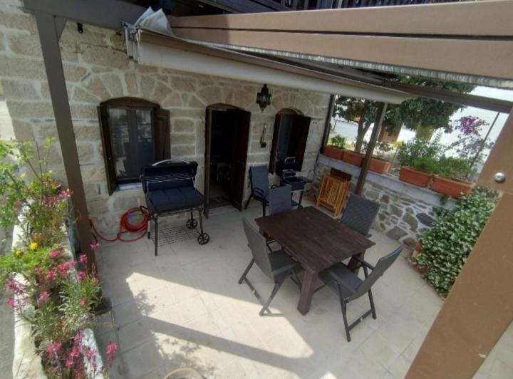 Lara's House *