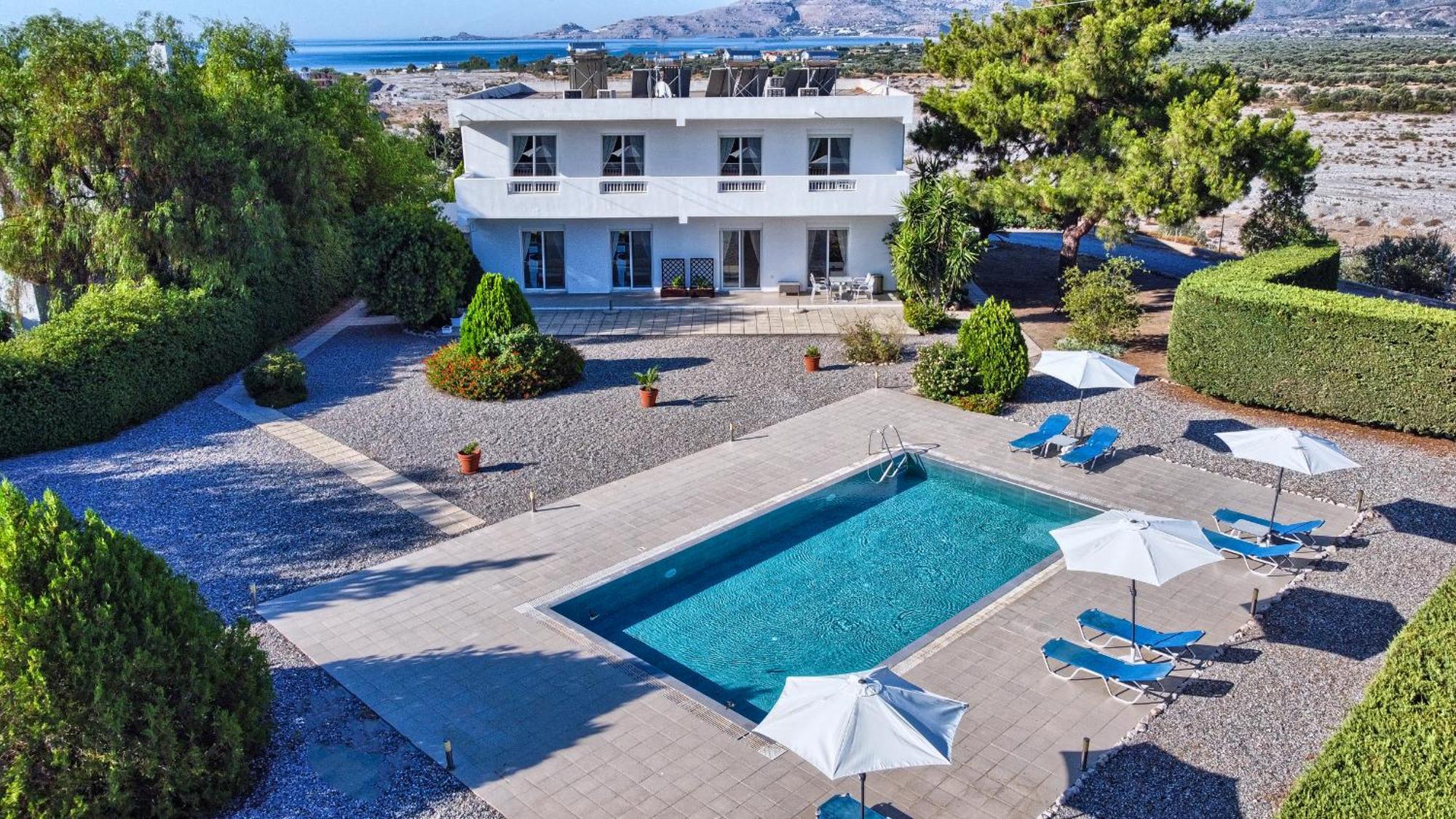 Grande View Apartment *