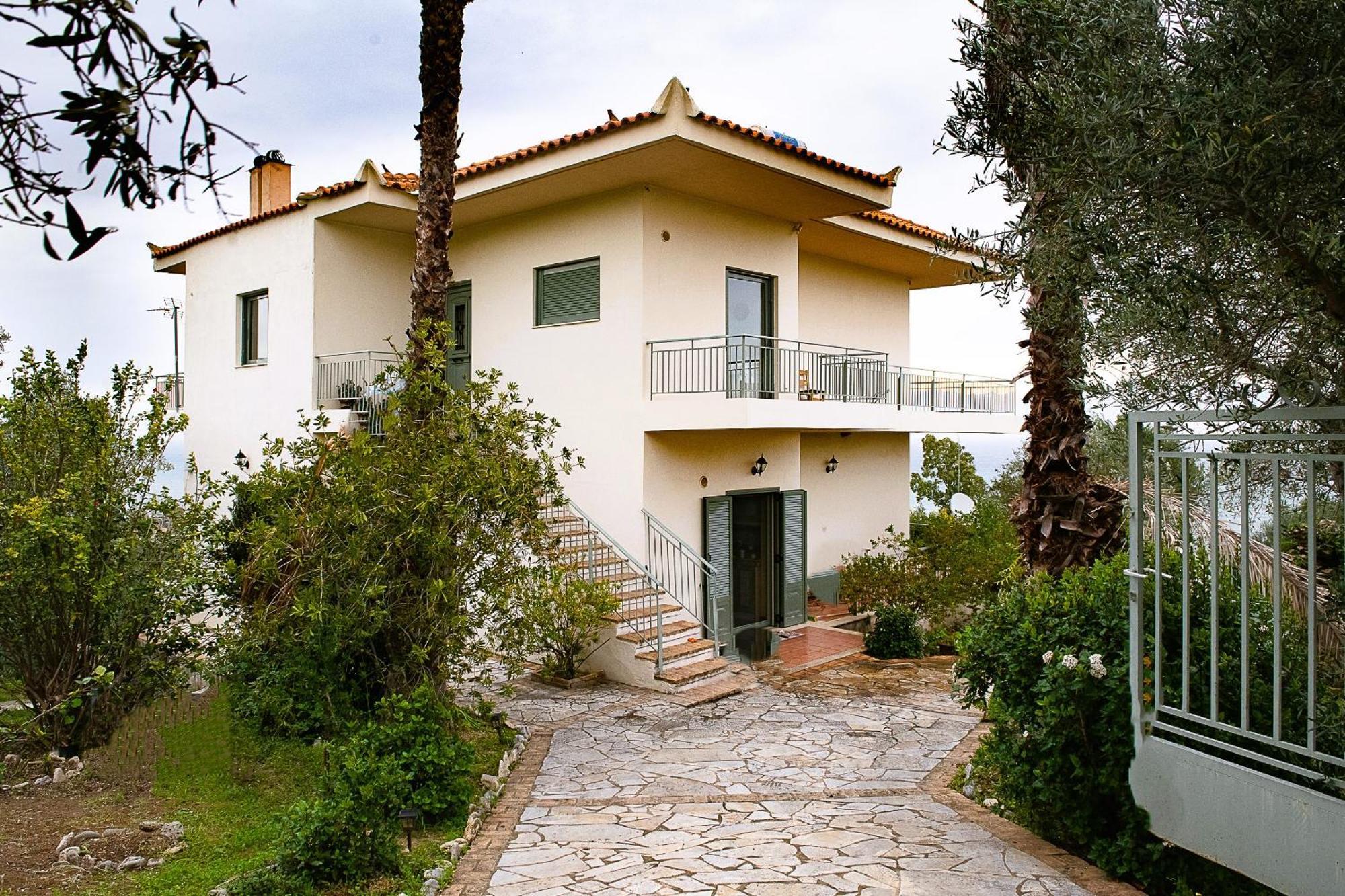Tritsili House Apartment *