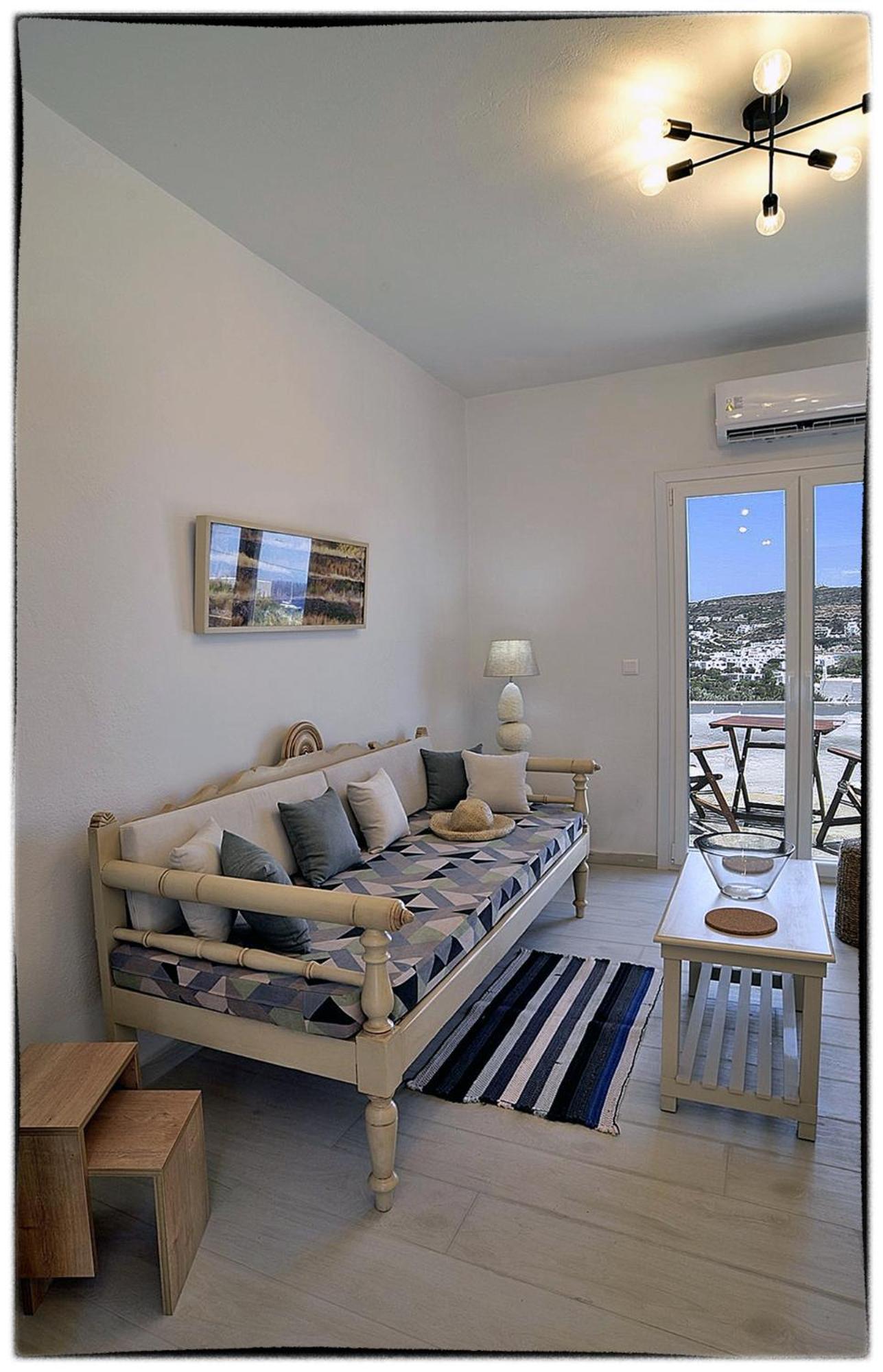 Theasis Sifnos Platis Gialos (Sifnos)