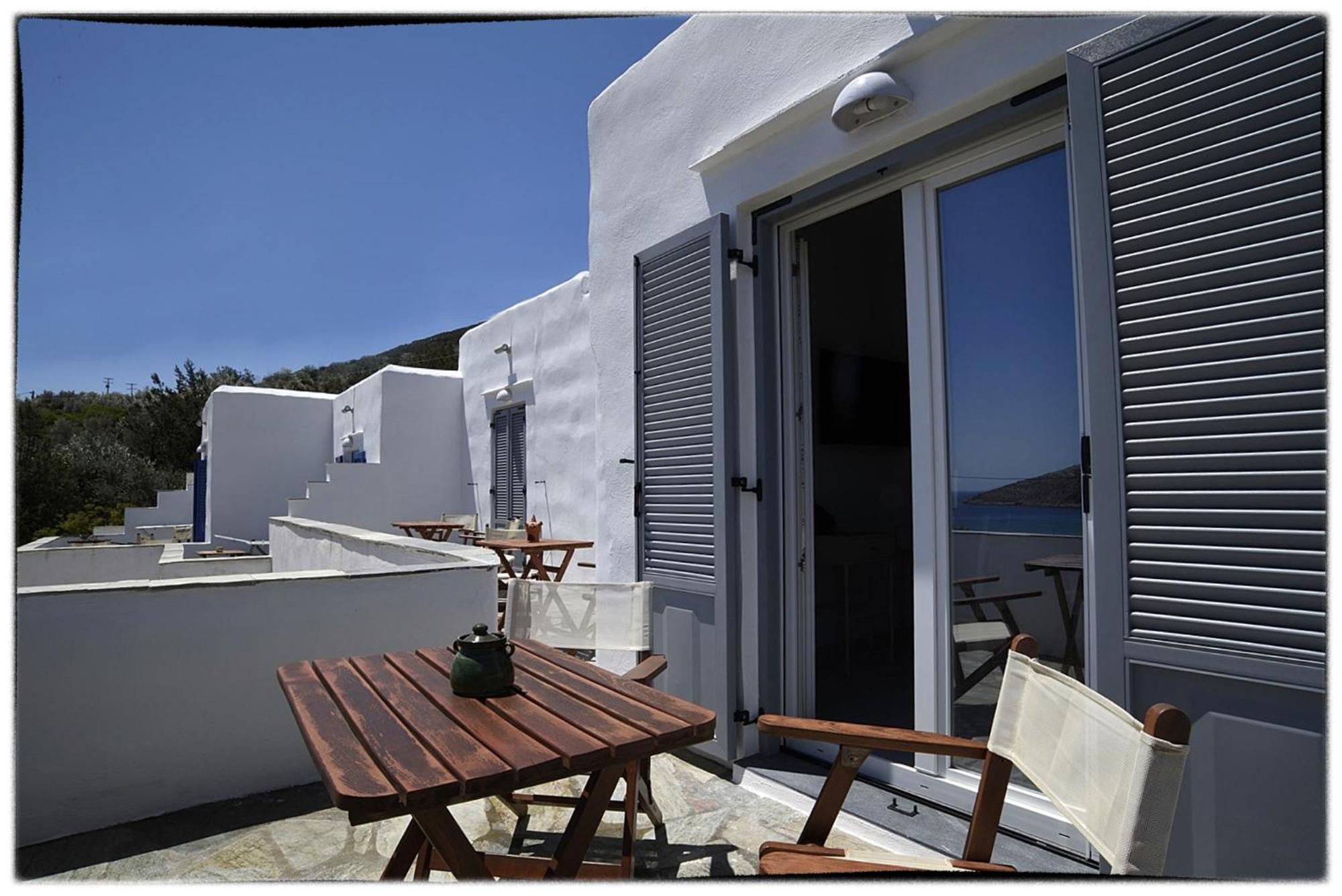 Theasis Sifnos