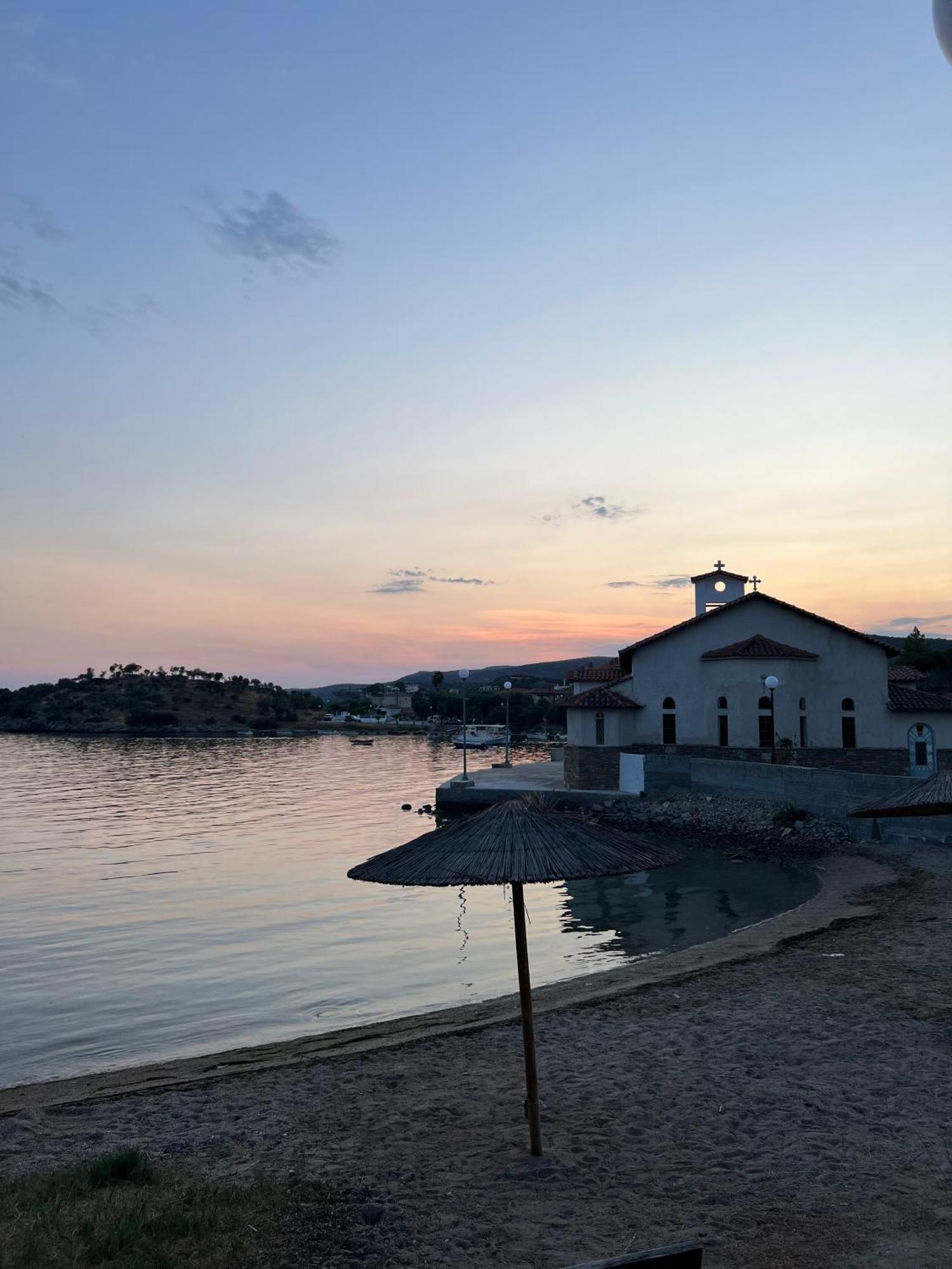 Aiolos Seaside Apartment *