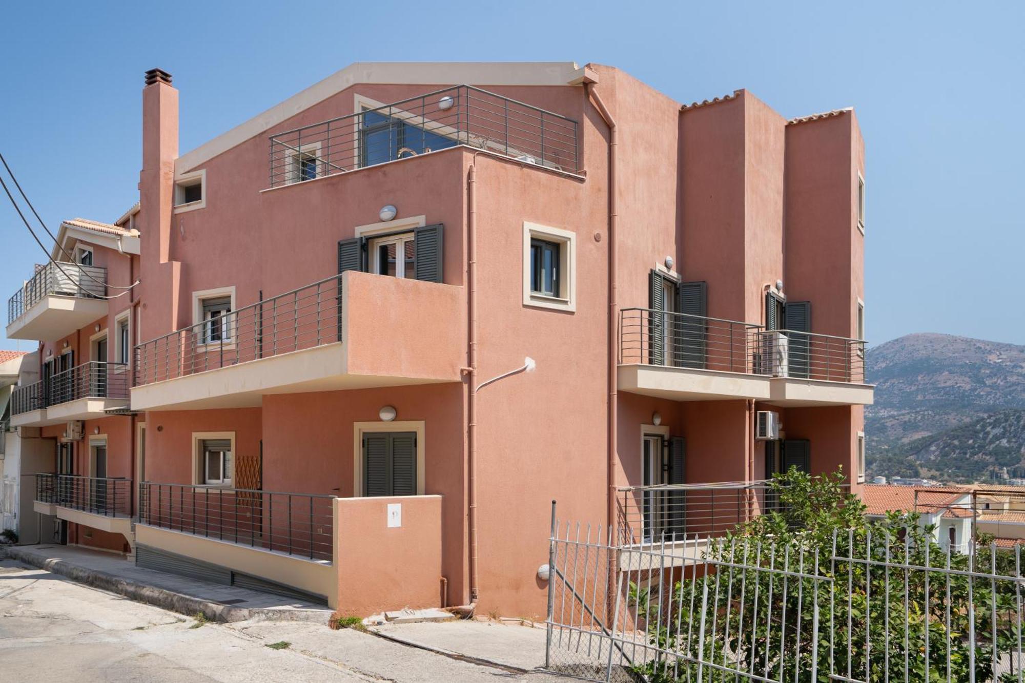 Ardavani 9 Apartment *