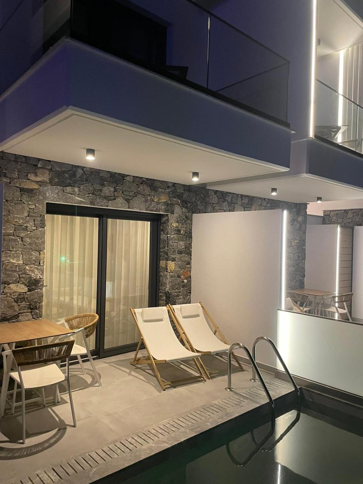 Limani Apartment *