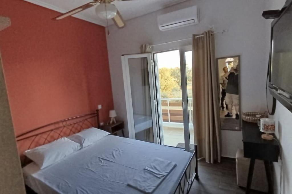 Holiday home House With A Pool, 2' From The