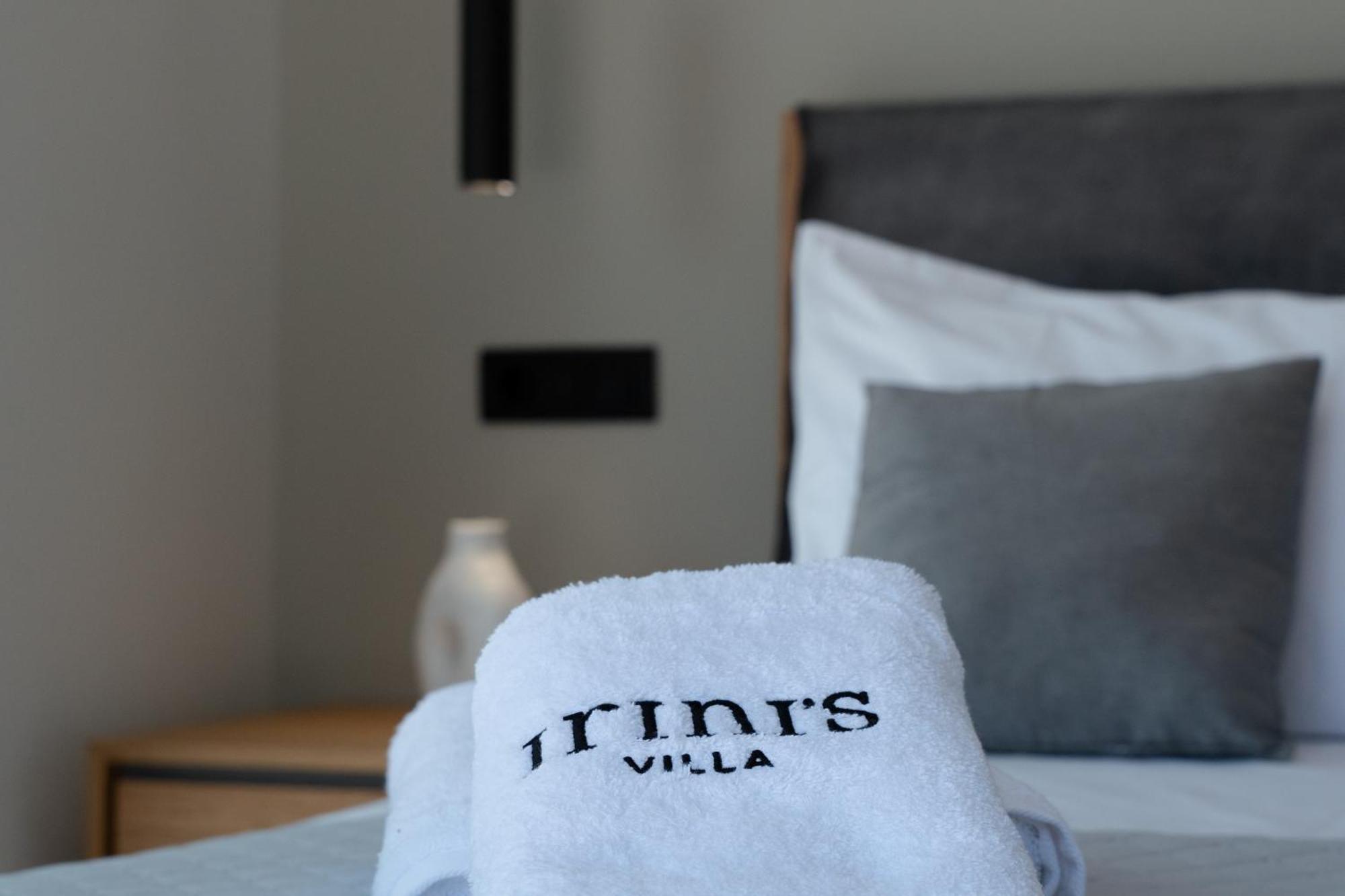 Irini's
