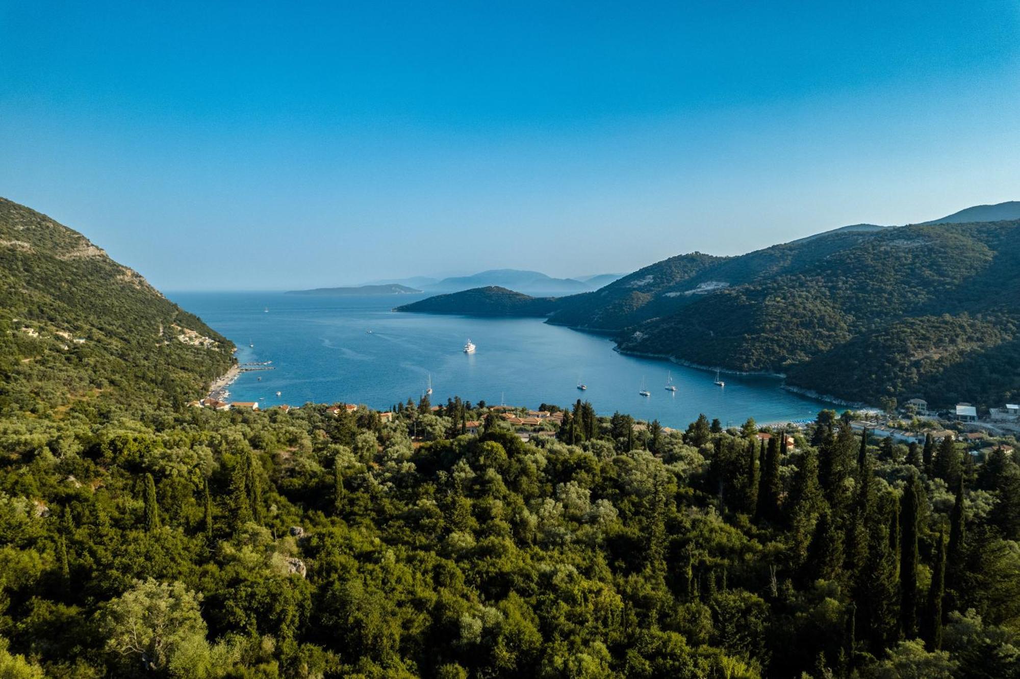 Irini's * Mikros Gialos