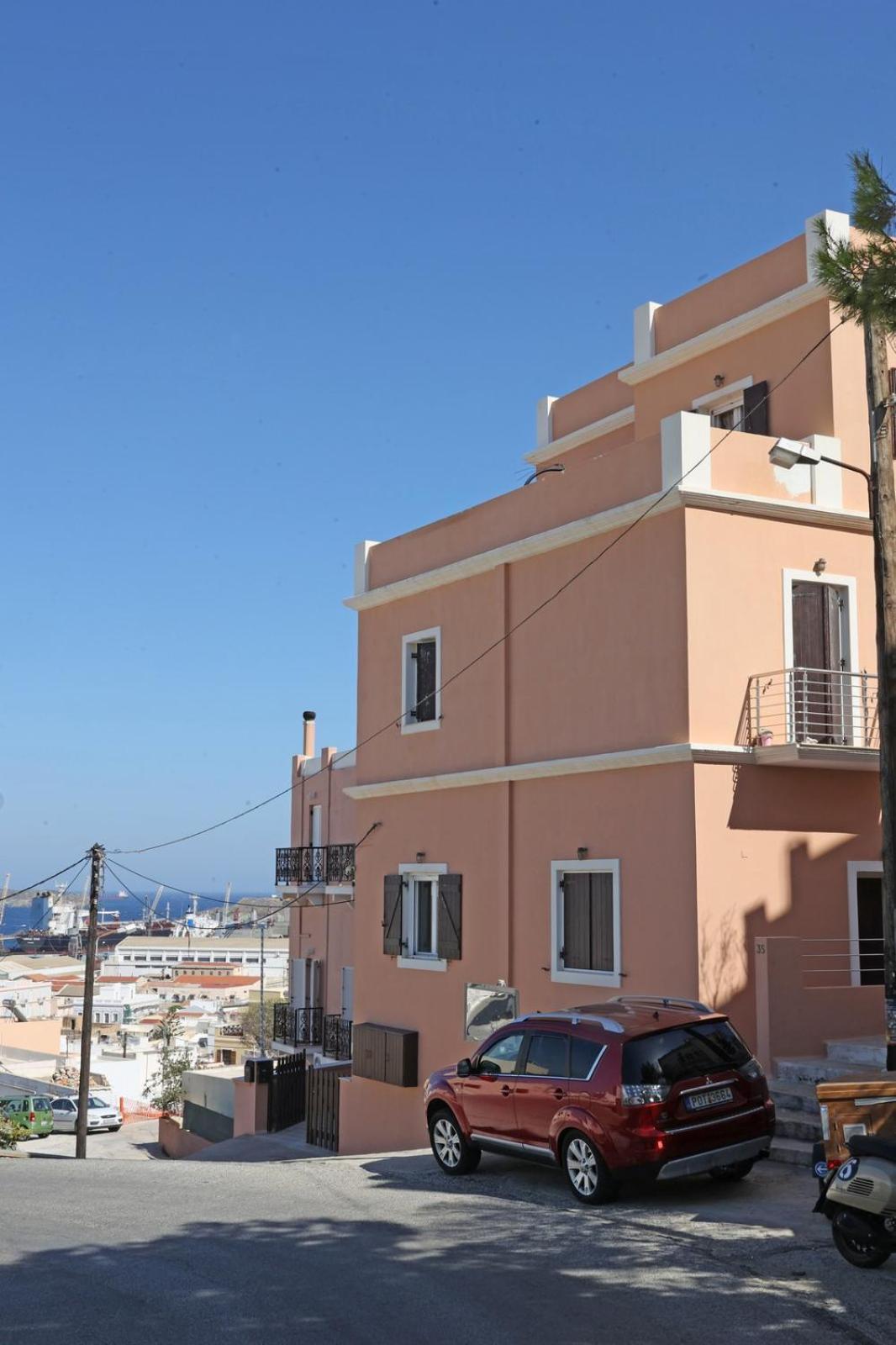 Virginia's Quest House * Ermoupoli