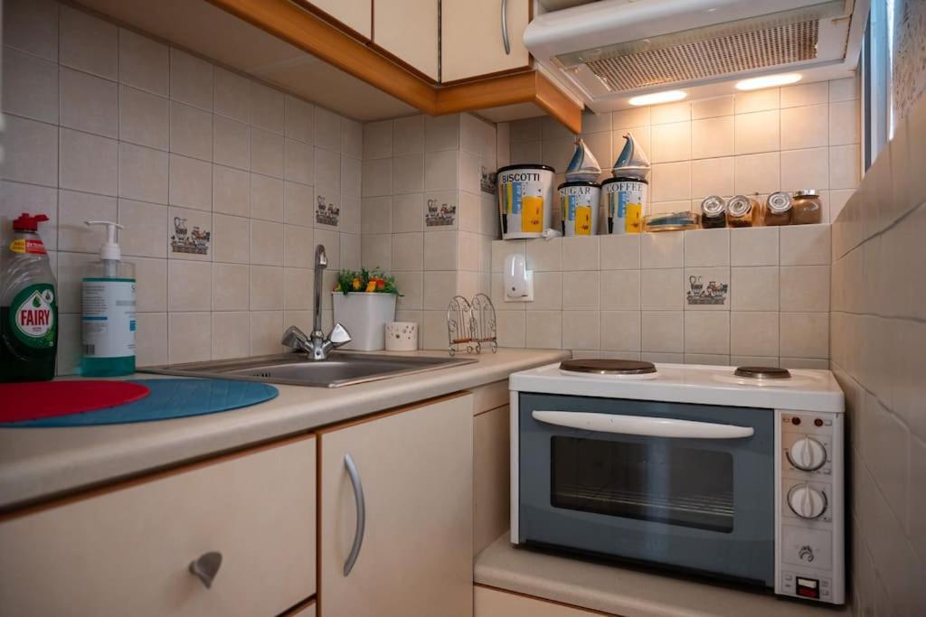 Apartment Olga's Sea View By Hsh Tolo
