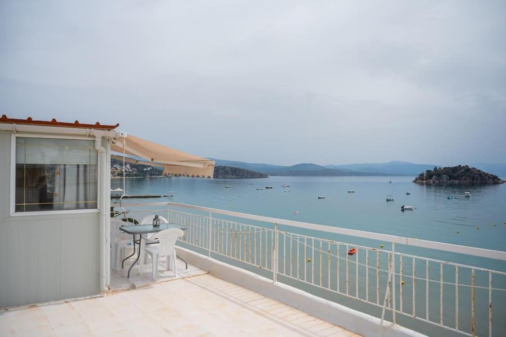 Olga's Sea View By Hsh Tolo