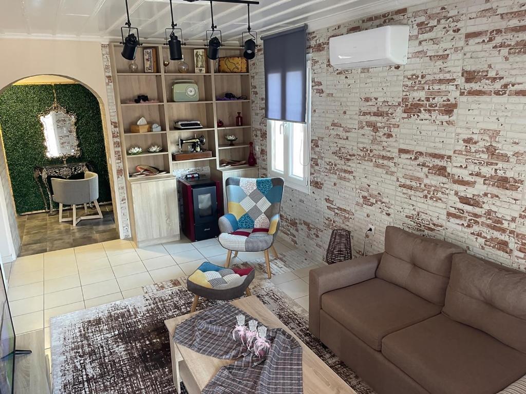 De La Alykes Apartment