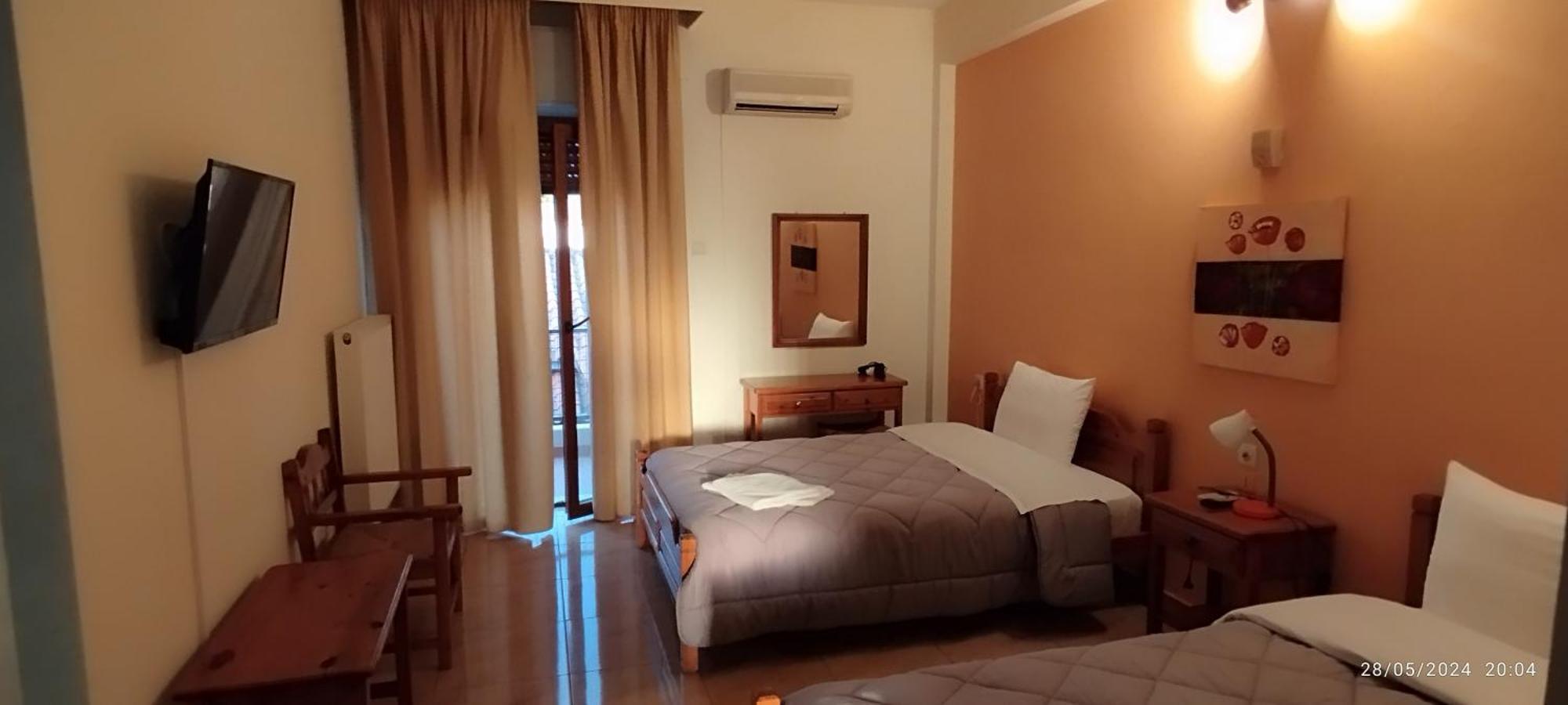 Izela Hotel 2*