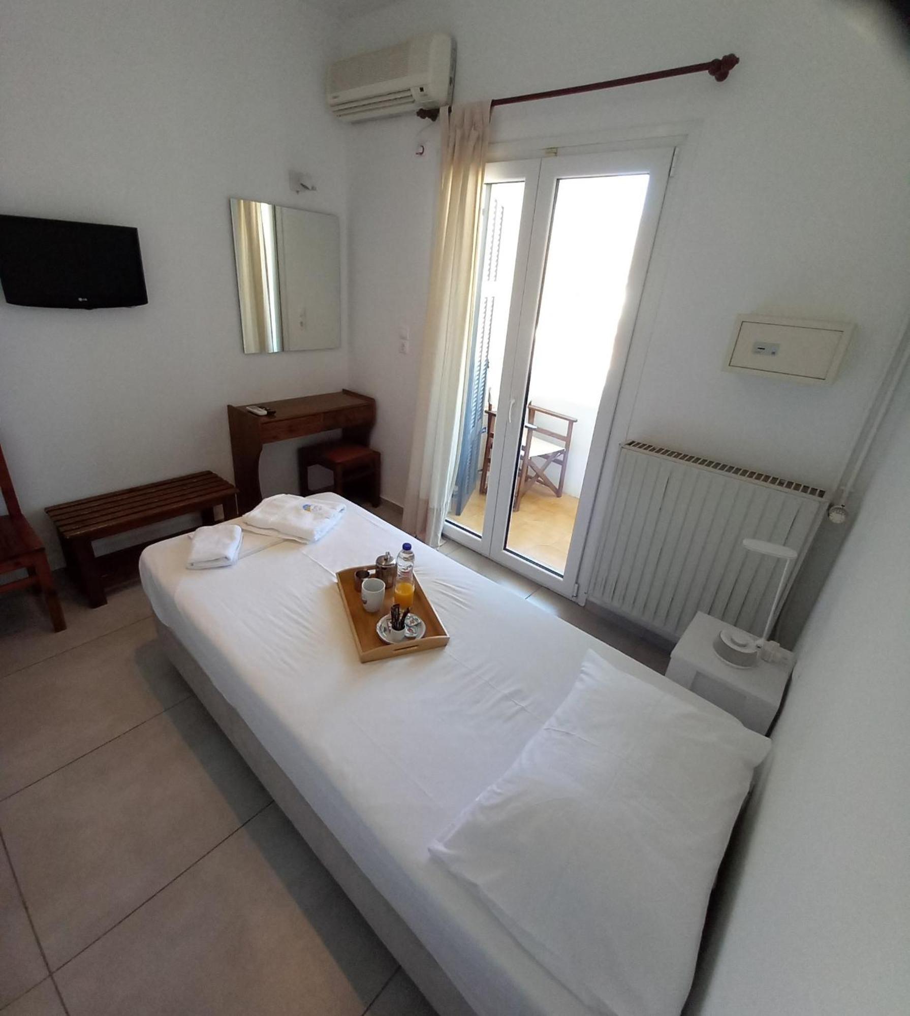 Hotel Naias Livadi (Serifos)