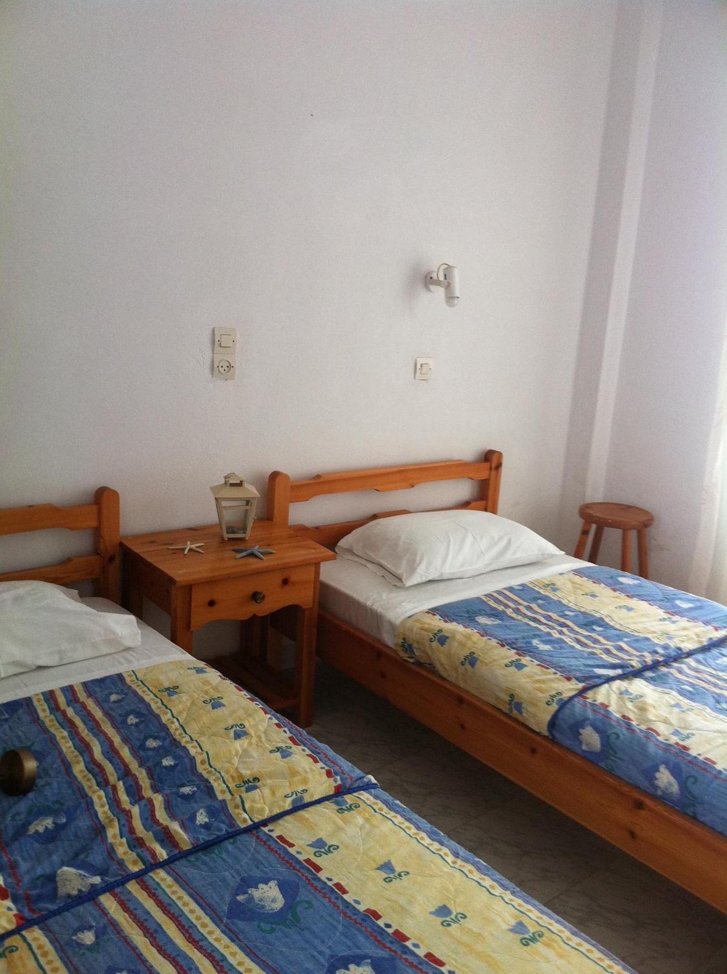 Studios Parian Blu Apartment Logaras
