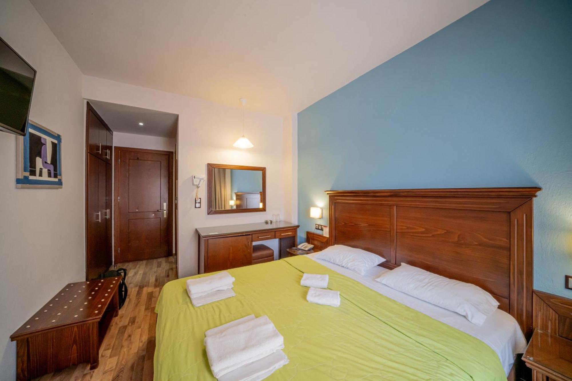 Olympion Hotel 2*