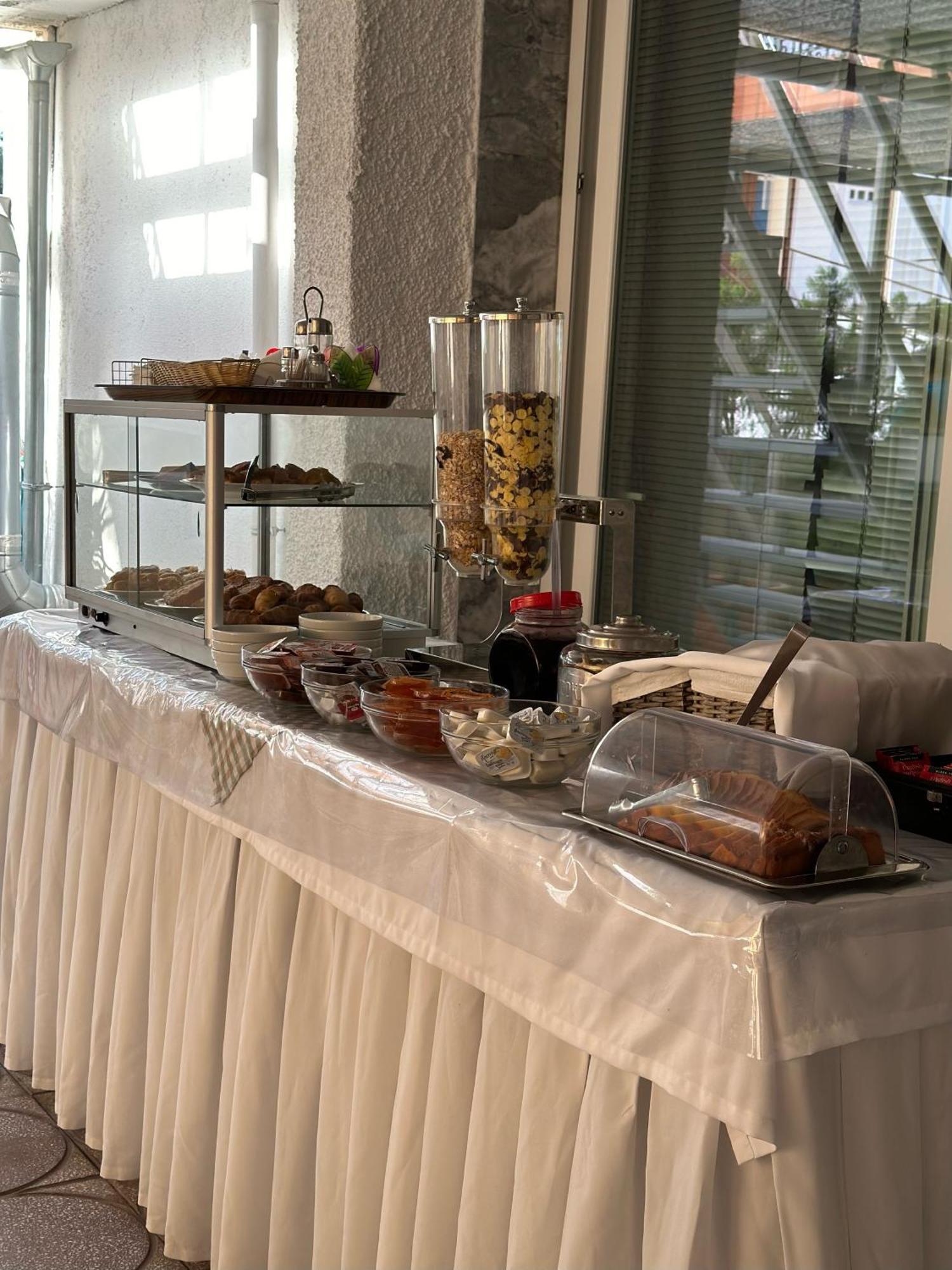 Olympion Hotel 2*