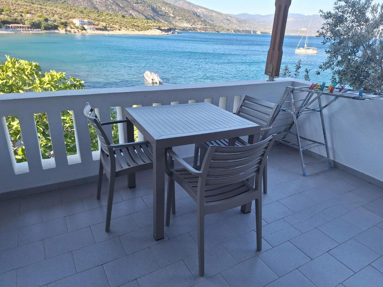 Studios Limnionas Apartment Marathokampos