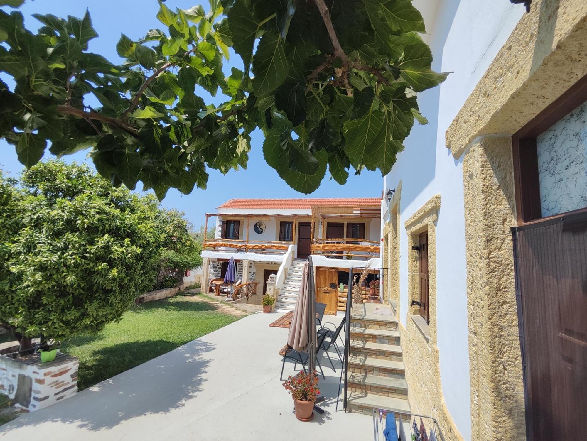 Orange Garden Apartment *