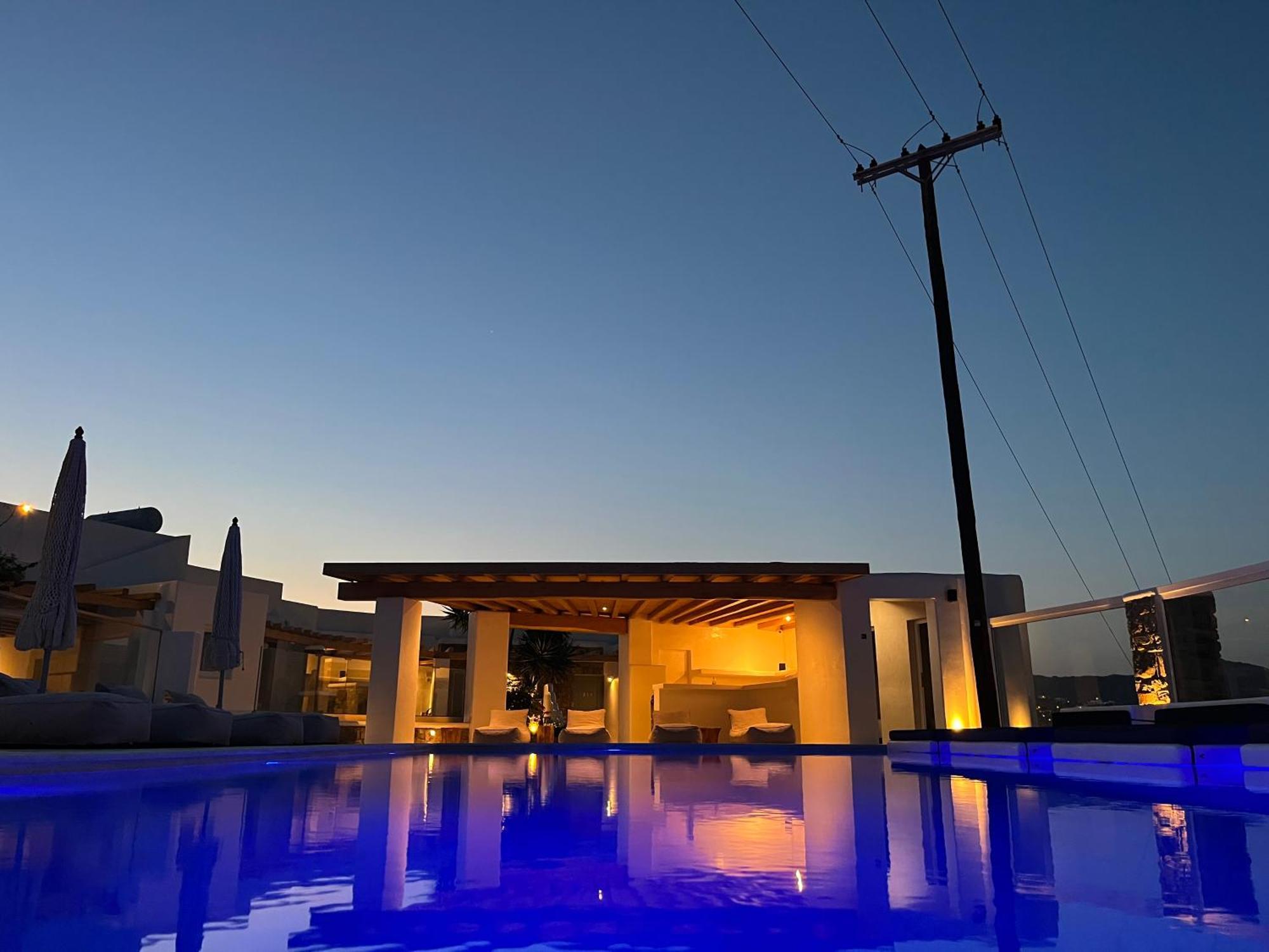 Crystal Aparthotel 2*