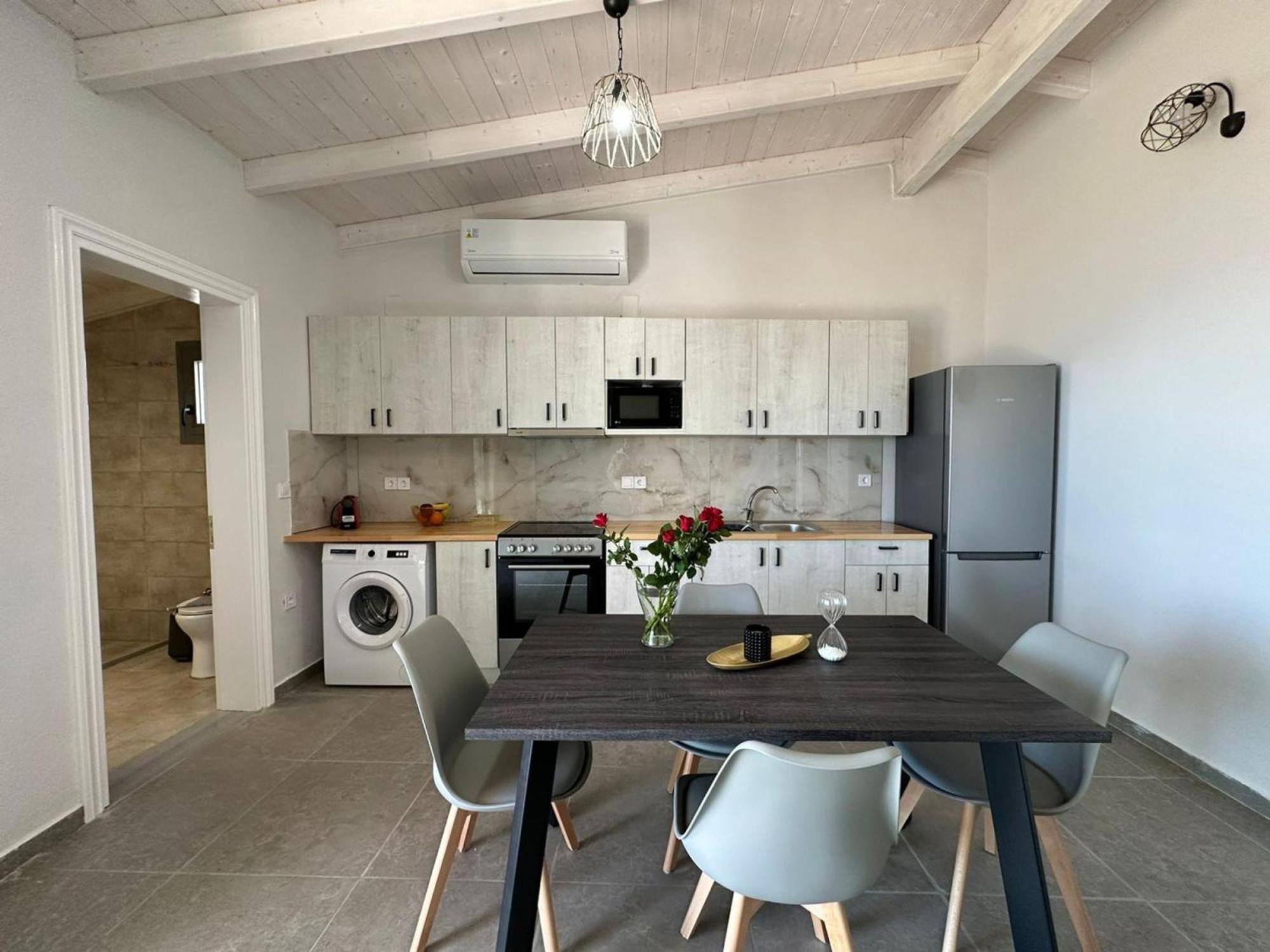Eris - Amazing View In Lefkada Apartment Frinion