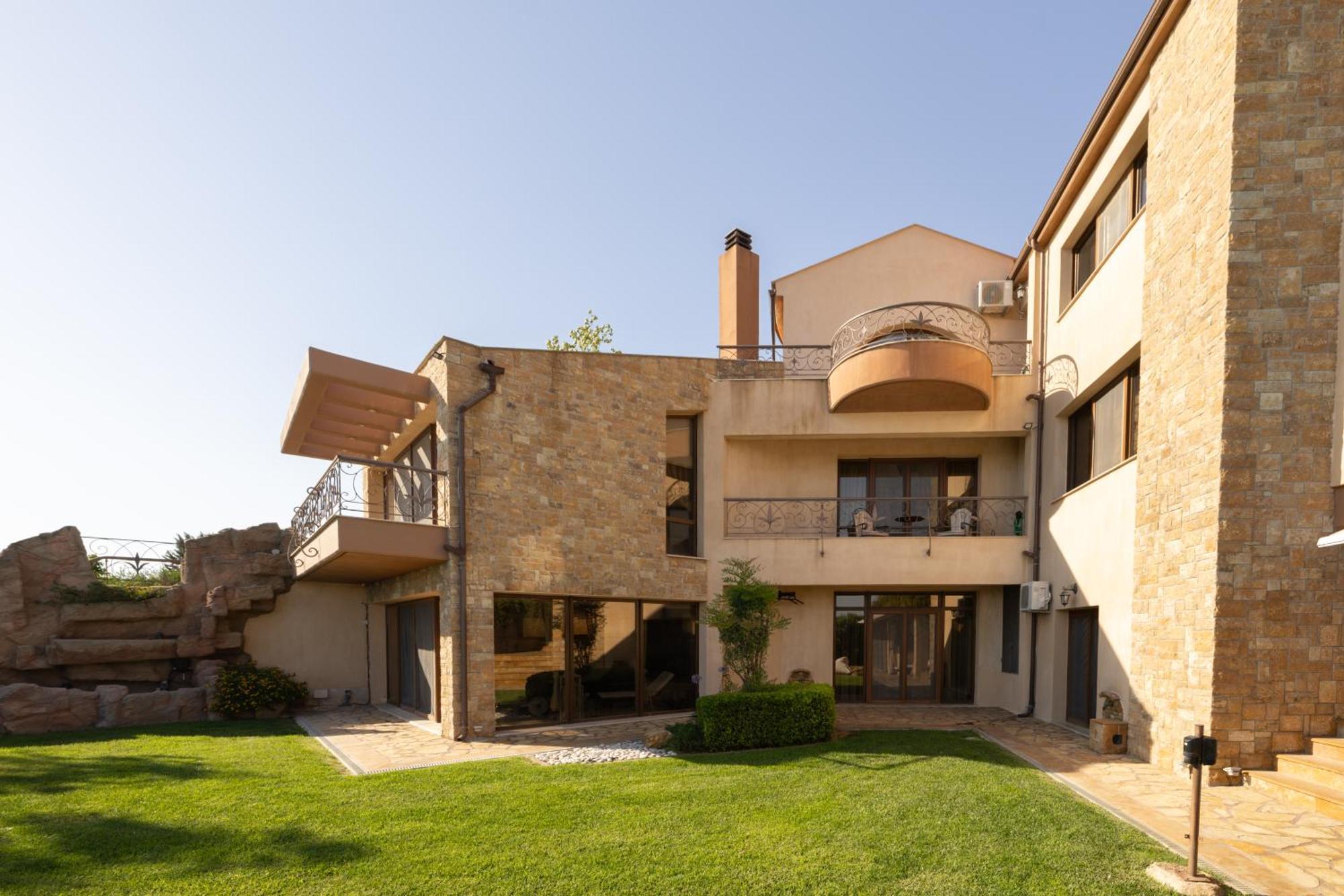 Onar Villa