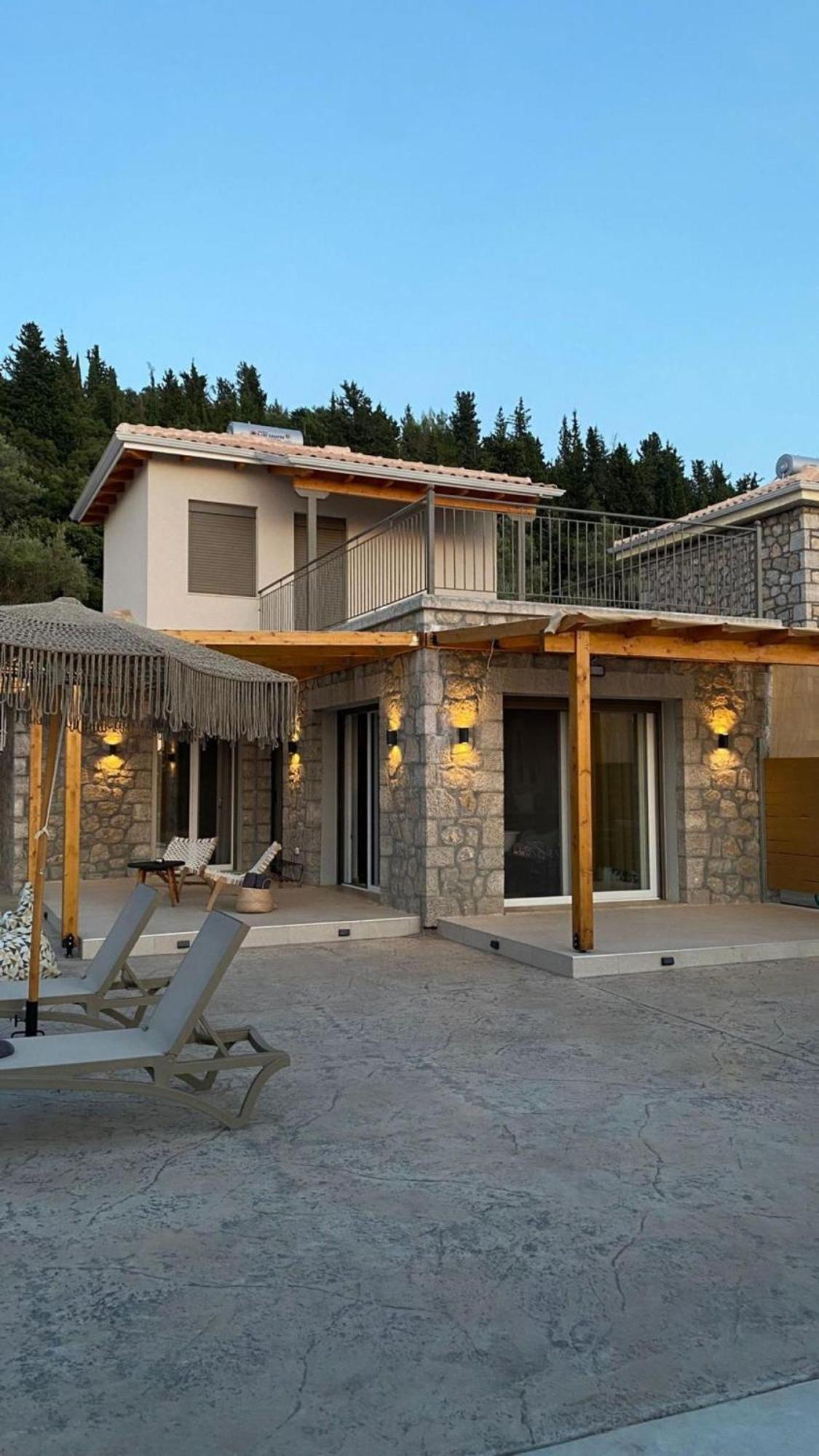 Zephyros - * Agios Nikitas
