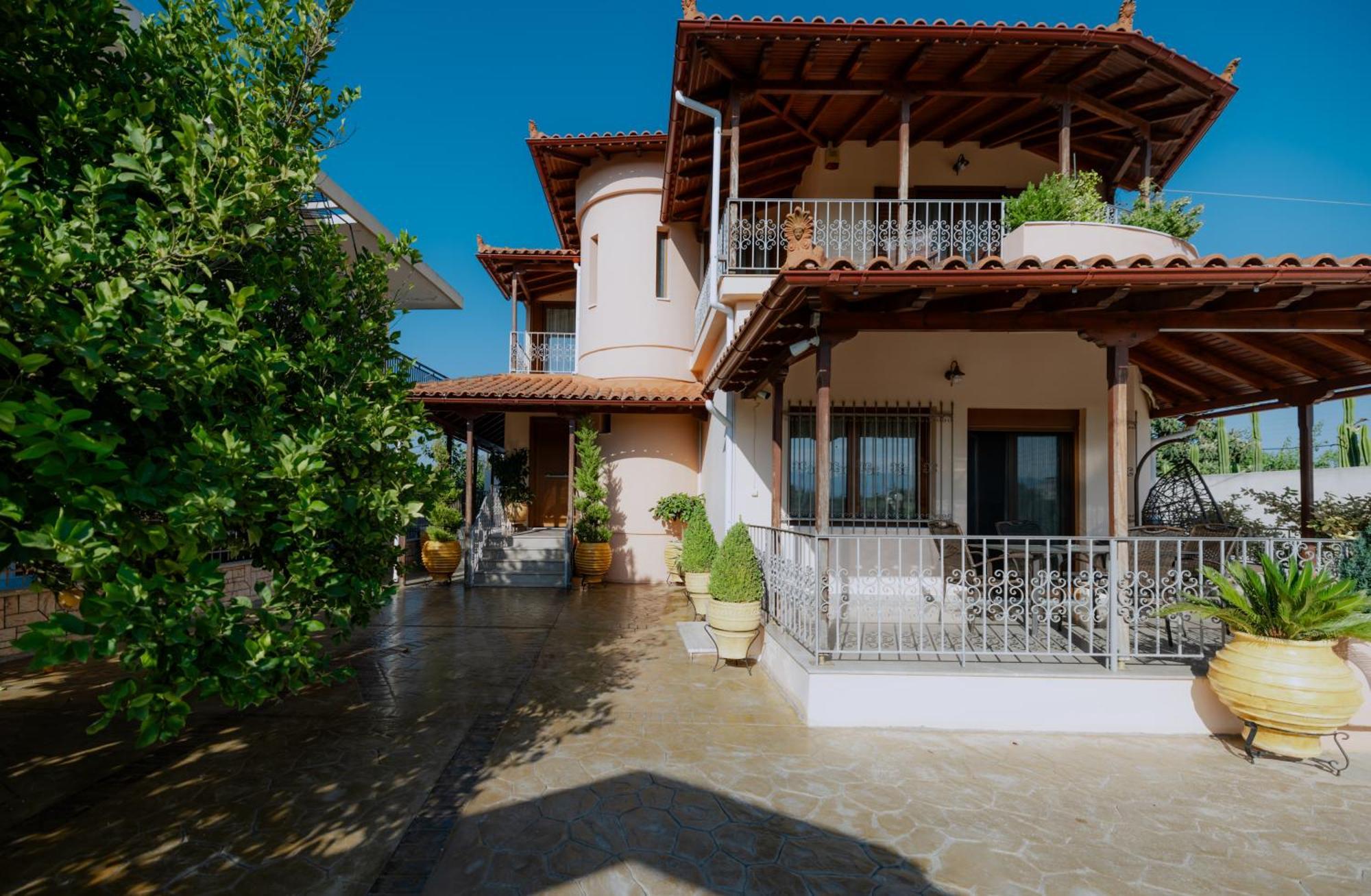 Lala Luxury House * Argos