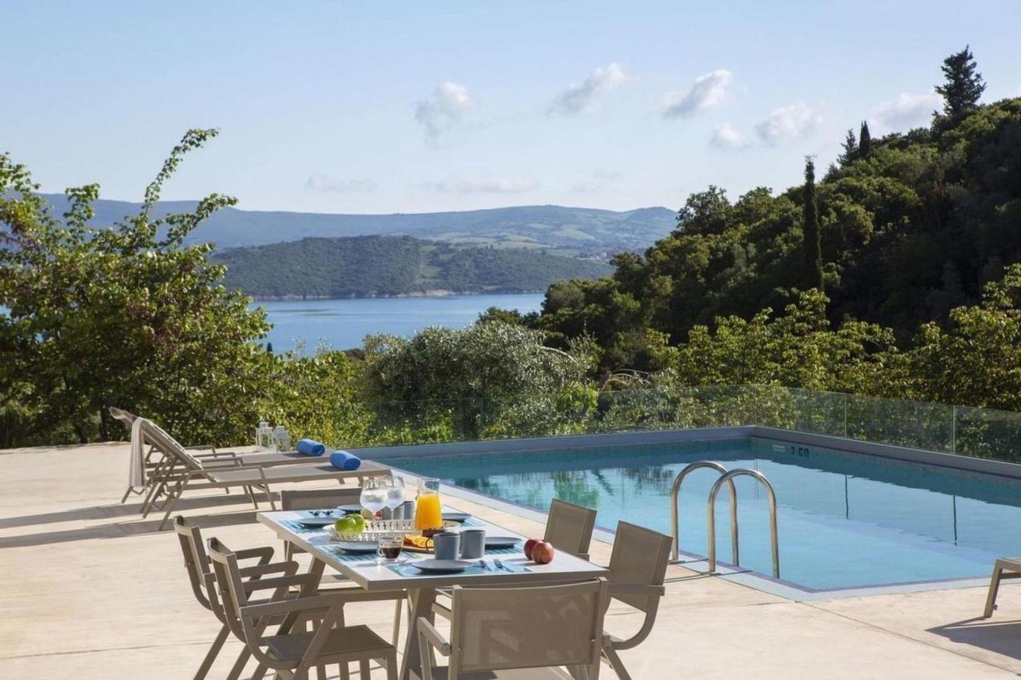 Harriet - With Sea View And Near The Sea Villa *