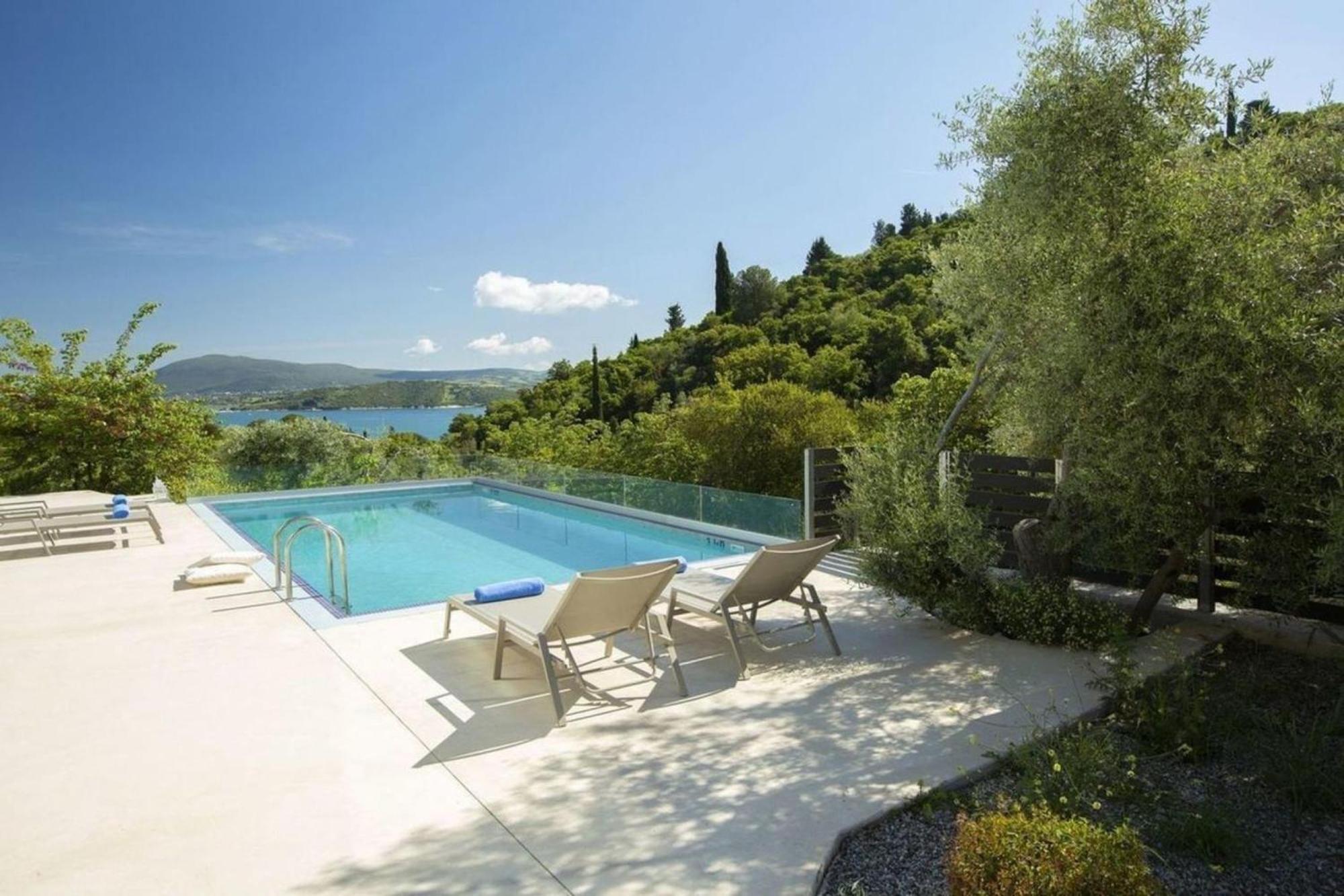 Villa Harriet - With Sea View And Near The Sea *
