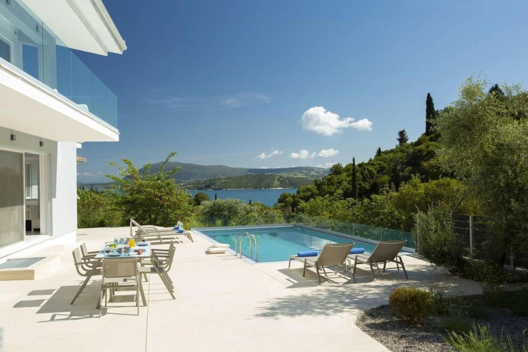 Villa Harriet - With Sea View And Near The Sea *
