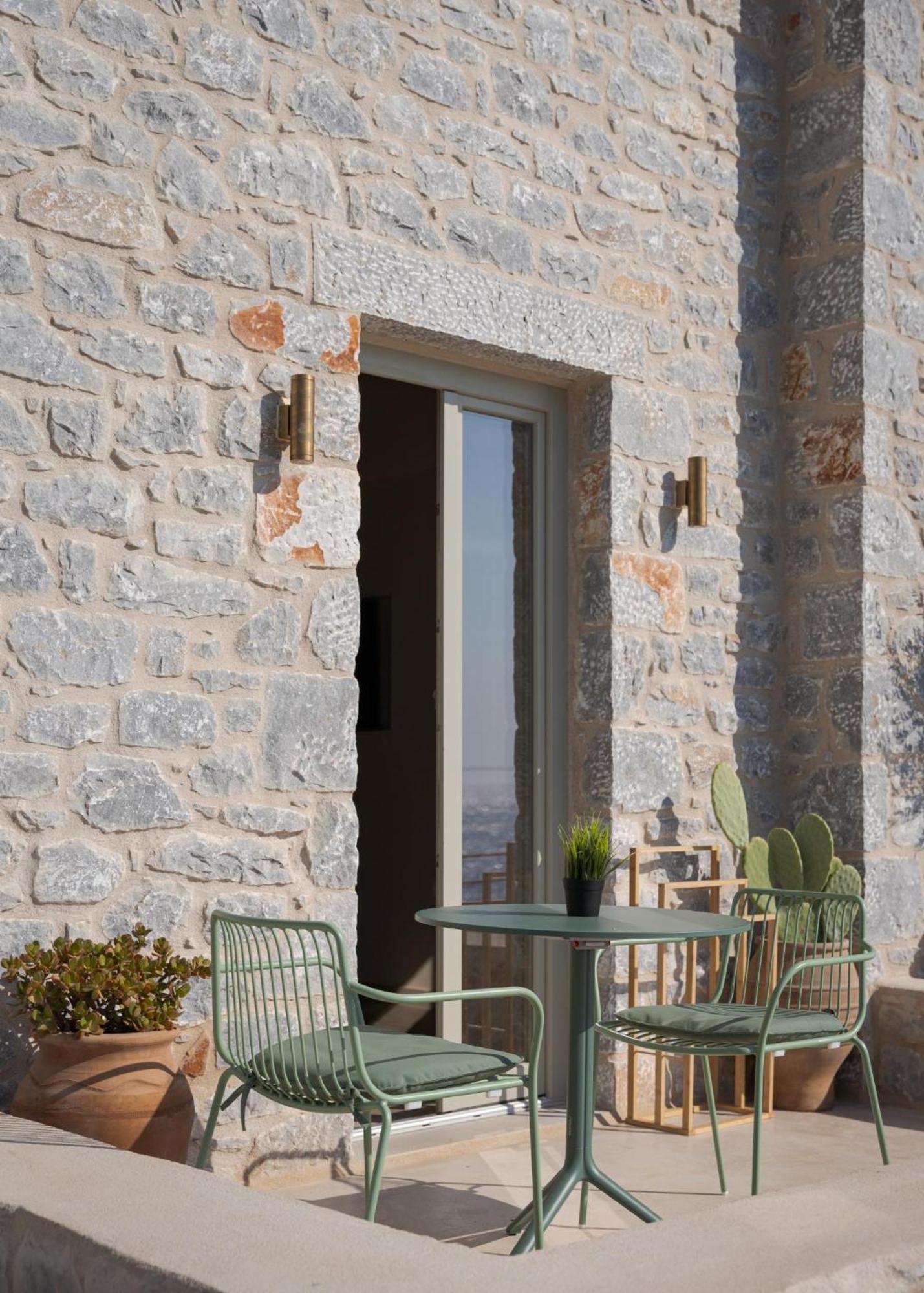 Yerma Apartment