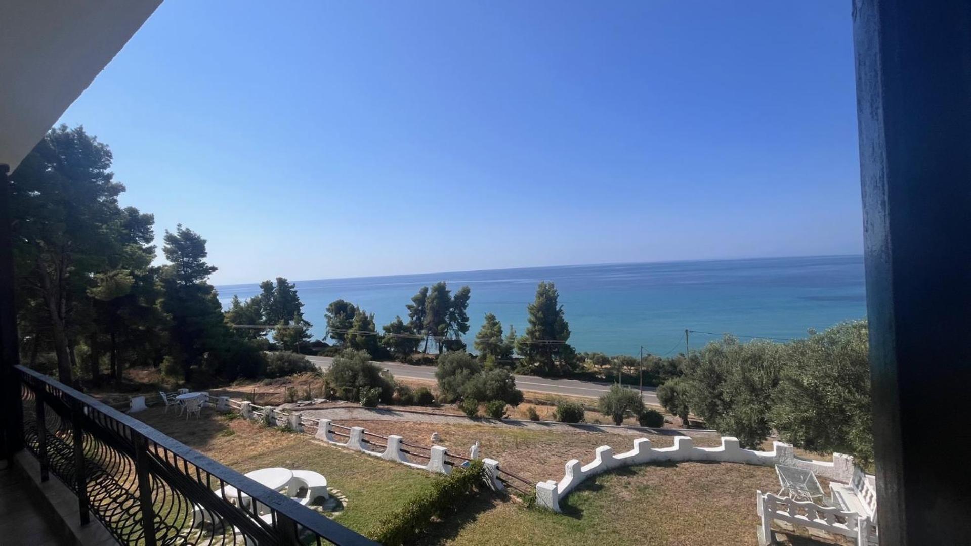 Holiday home Kaloutsikos Sea View House Mola Kalyva