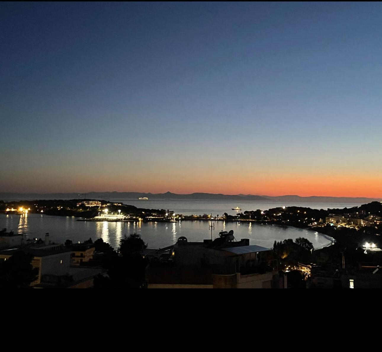 Vouliagmeni Panoramic 200m2 Rooftop & 25m2 Loft Athens