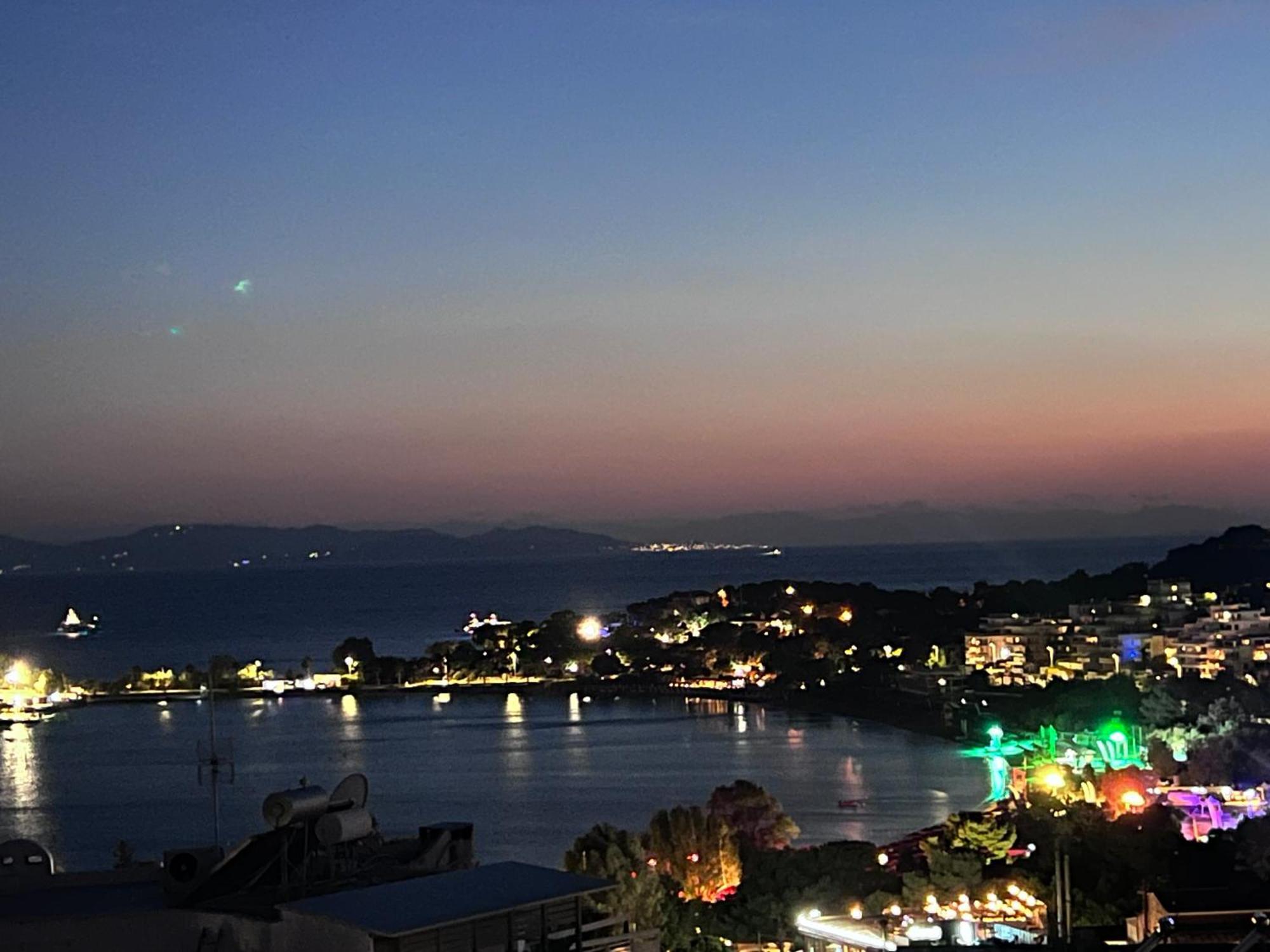 Vouliagmeni Panoramic 200m2 Rooftop & 25m2 Loft * Athens