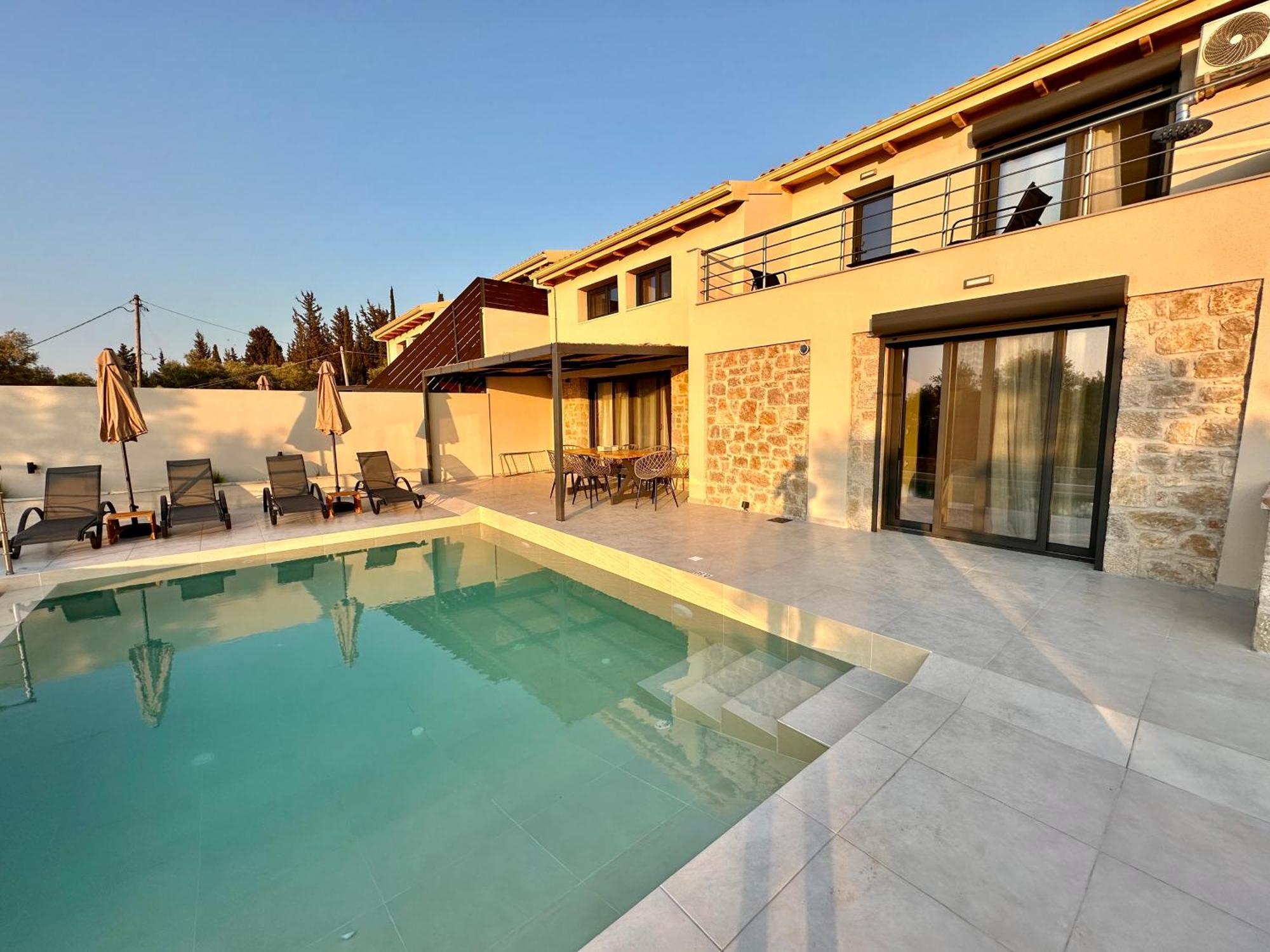 Calmia Fine Living Villa Tsoukaladhes