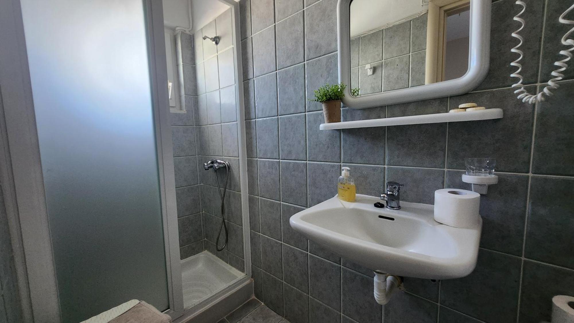 Andreas Studios Apartment *