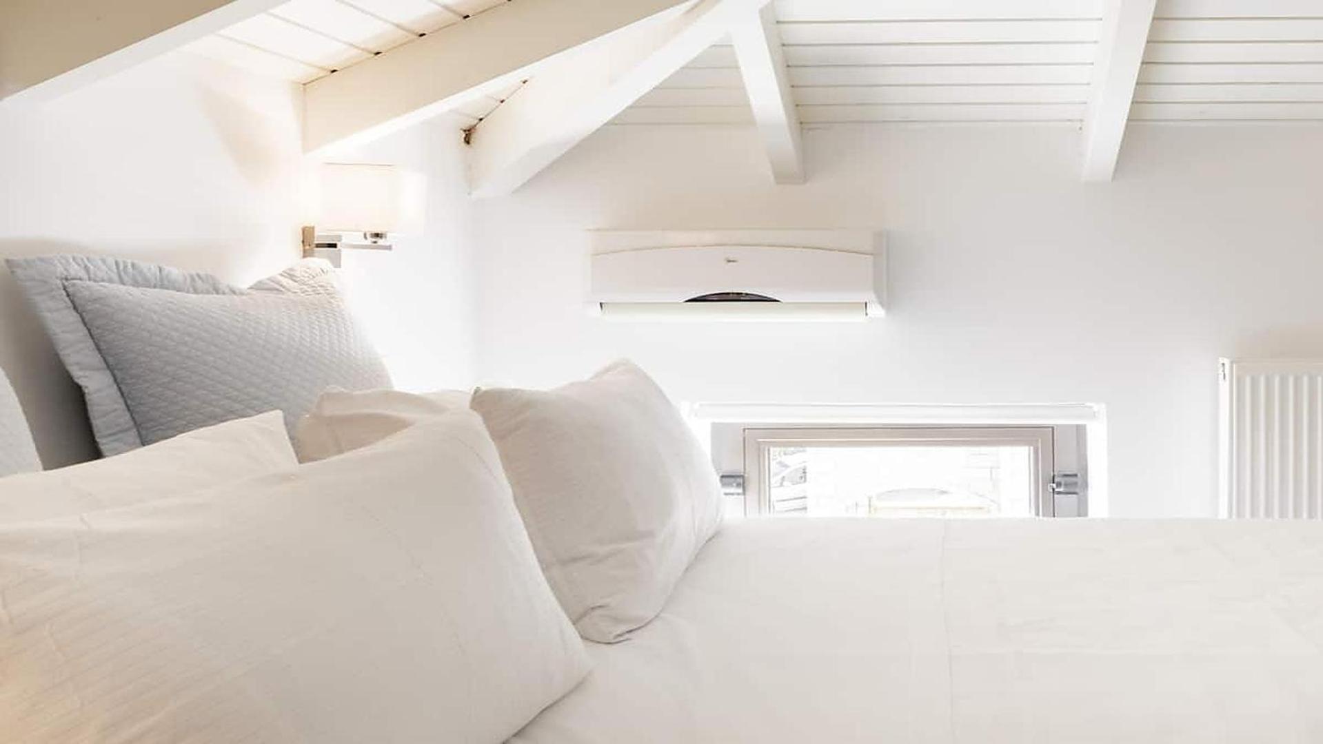 Contemporary Maisonette With Sea View Roof Terrace