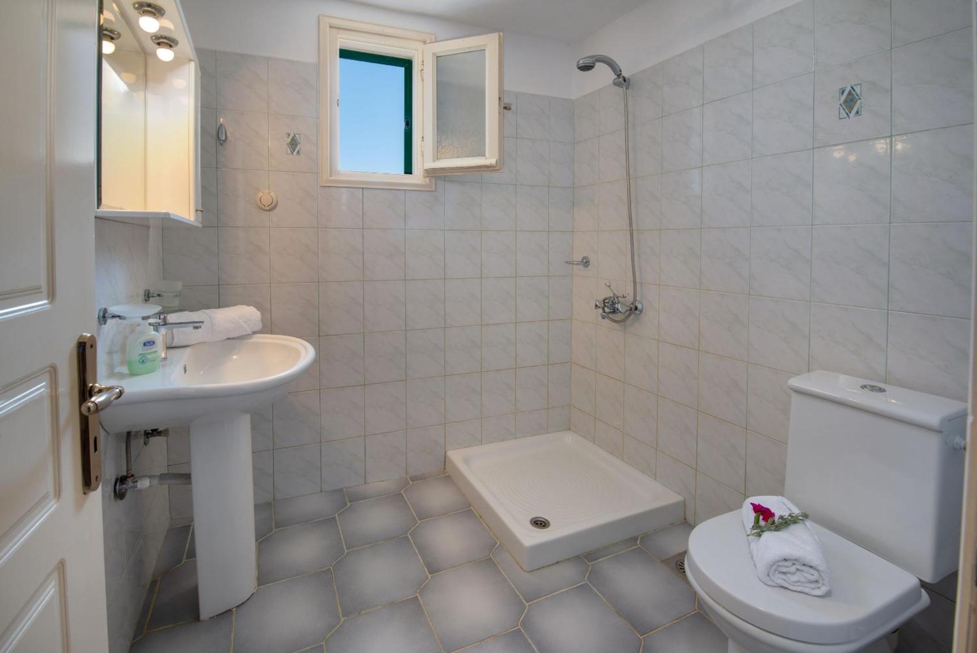 Thea Antonis Villa Gaios