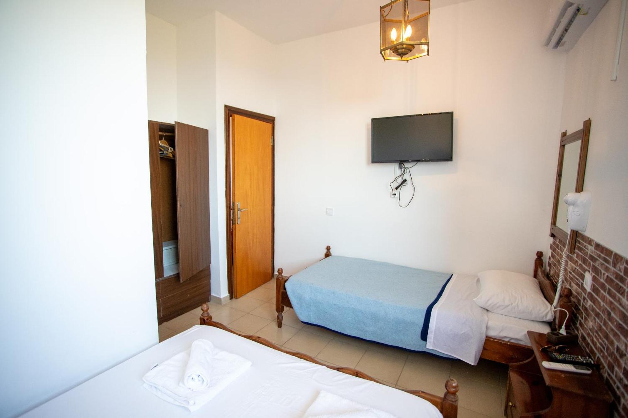 Star Sianna Village To Let Inn *