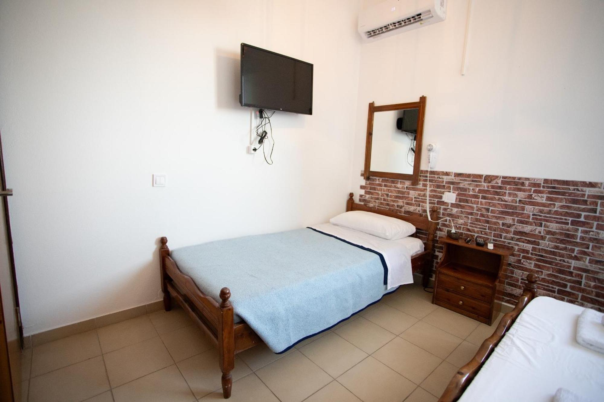 Star Sianna Village To Let Inn *