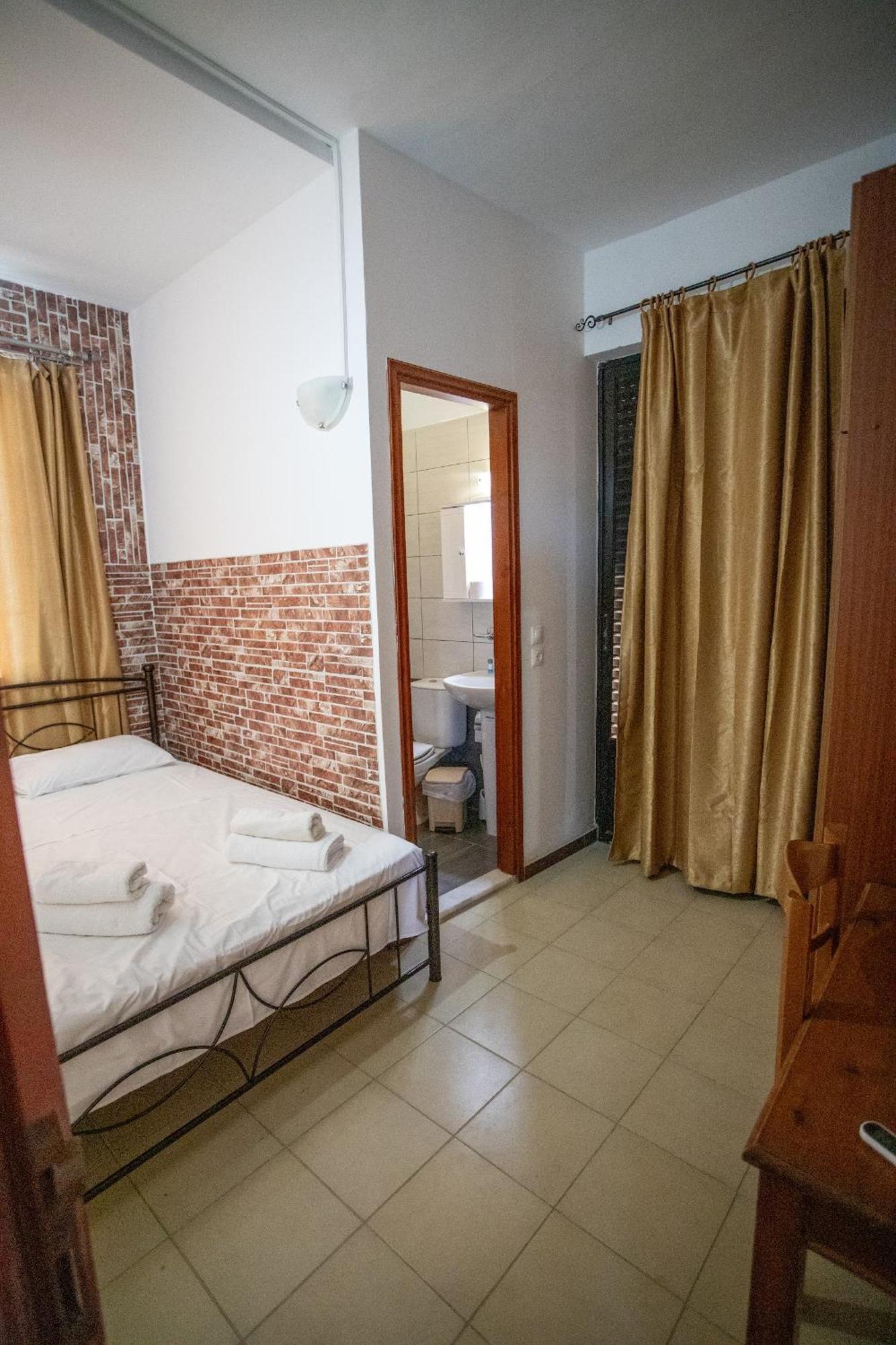 Inn Star Sianna Village To Let