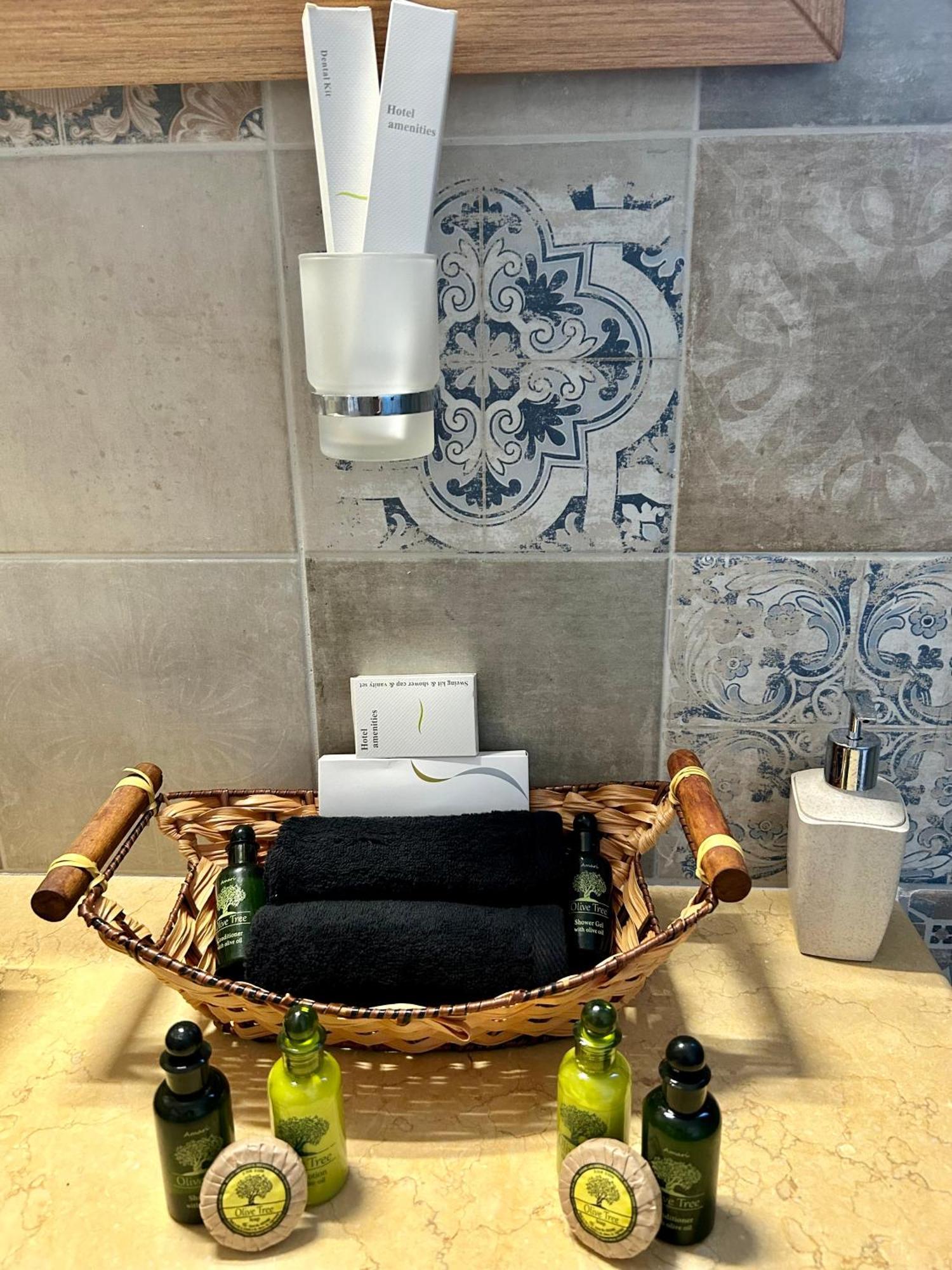 Golden Moments Luxury Stone A *