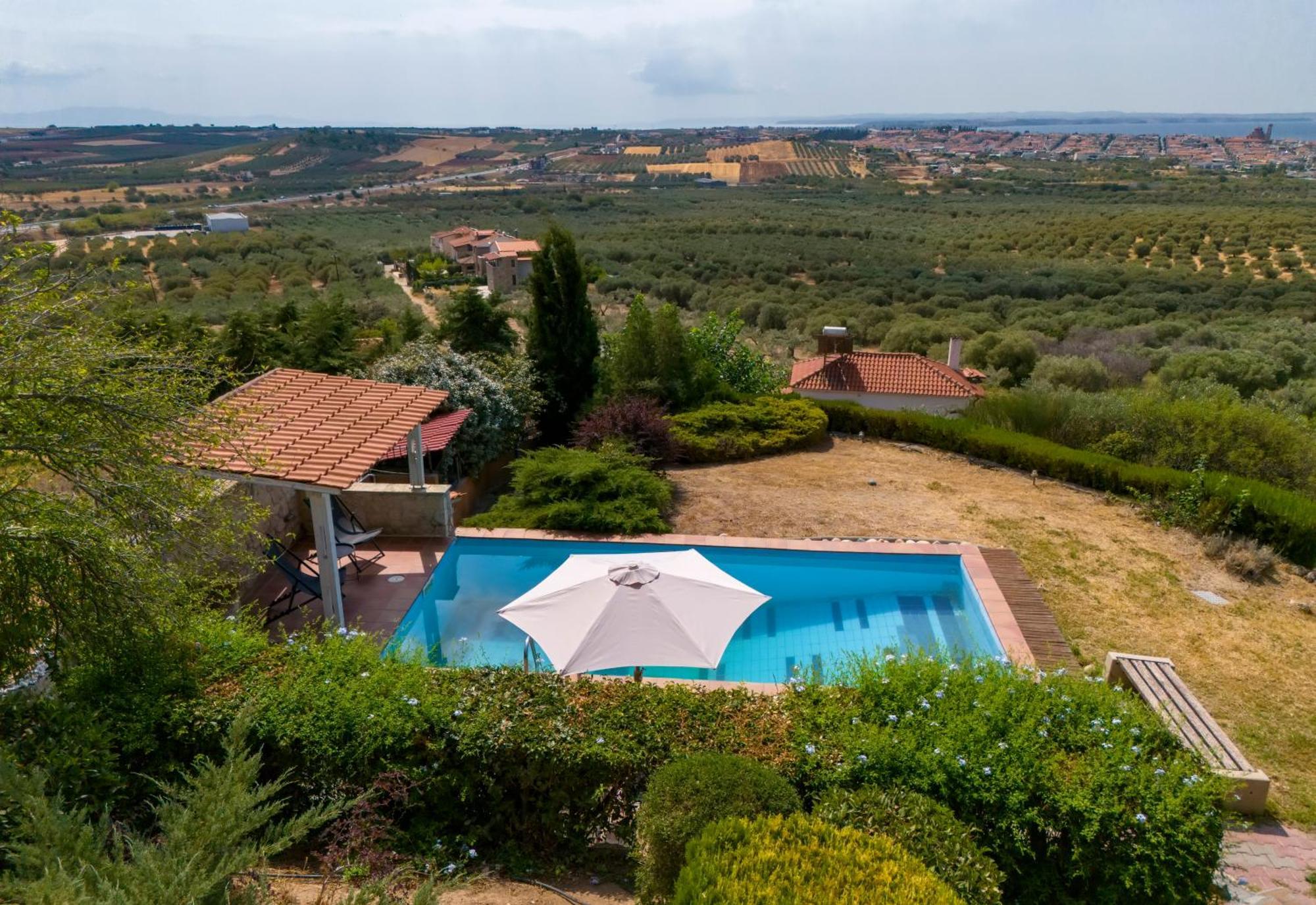 Cave House With Panoramic View * Nea Moudania