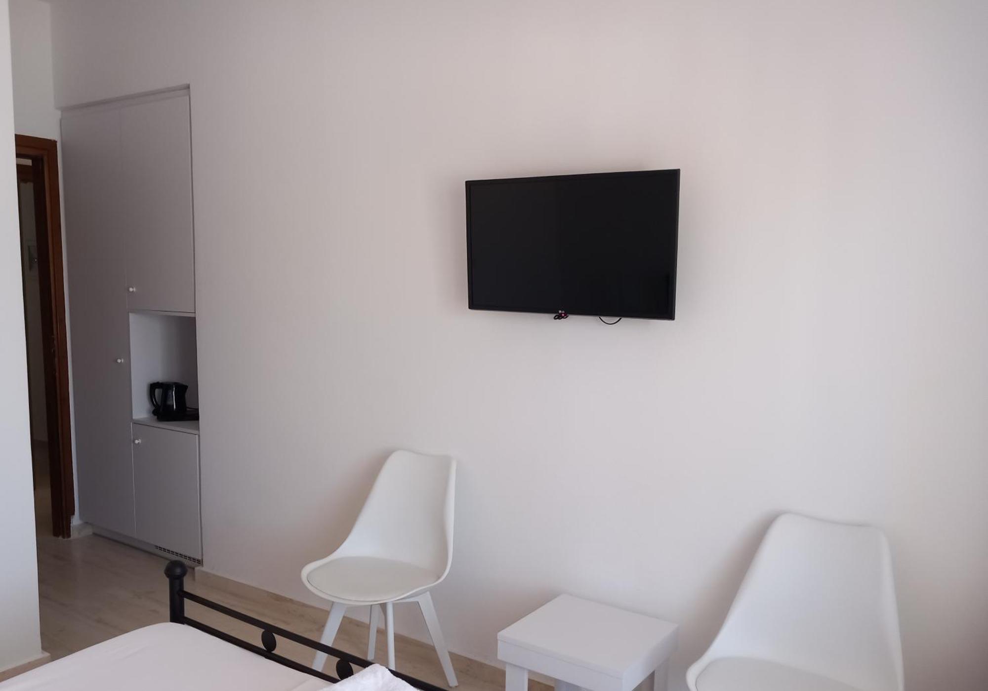 Naias Hotel 2*